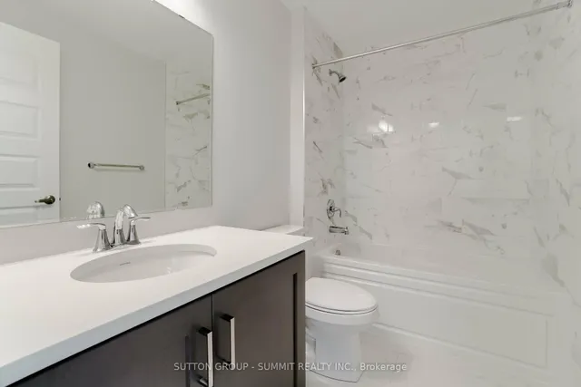 Additional property image - 95 DUNDAS St Unit 210