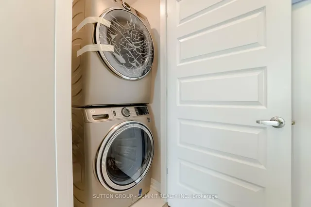 Additional property image - 95 DUNDAS St Unit 210