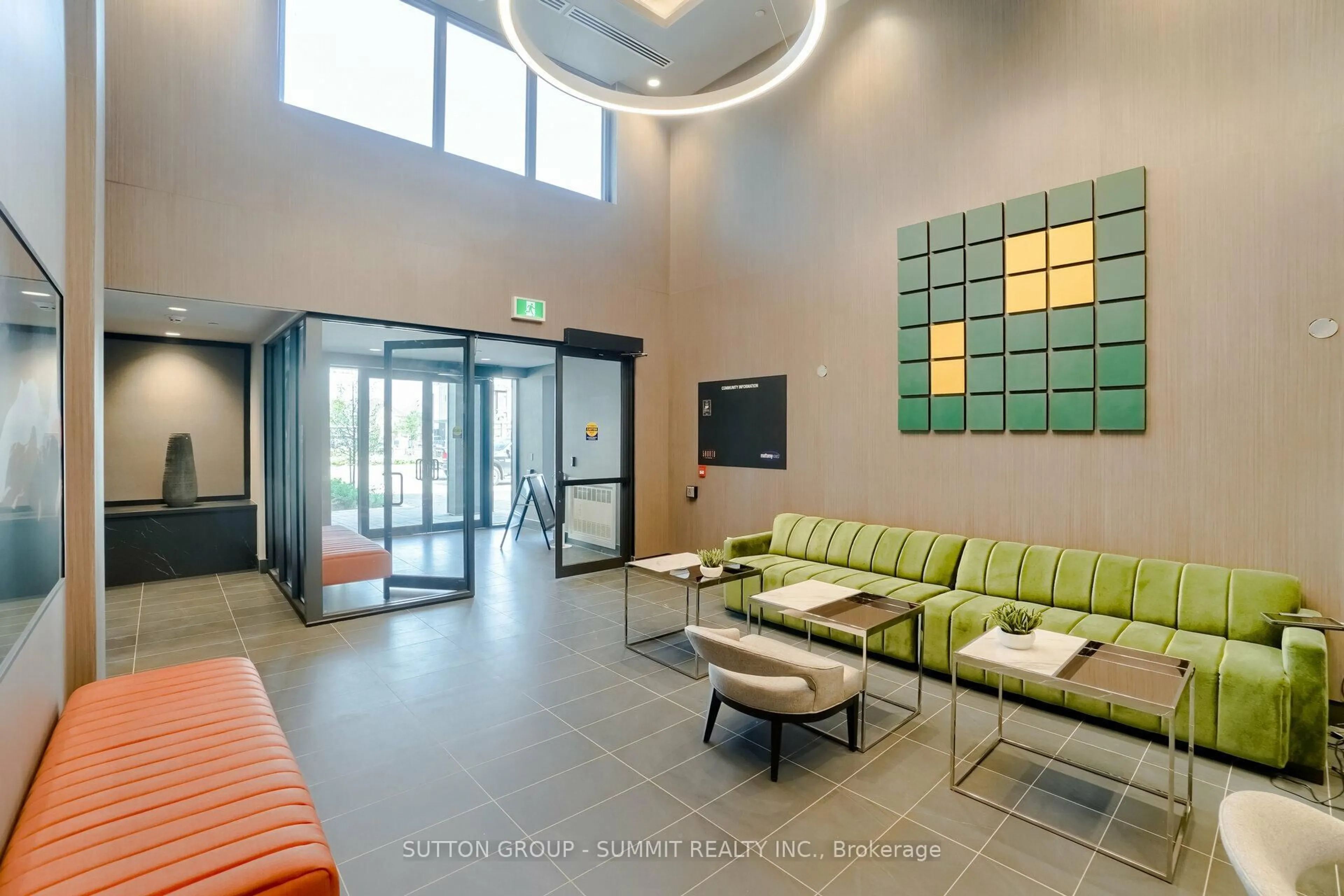 Lobby for 95 DUNDAS St #210, Oakville Ontario L6N 5N4