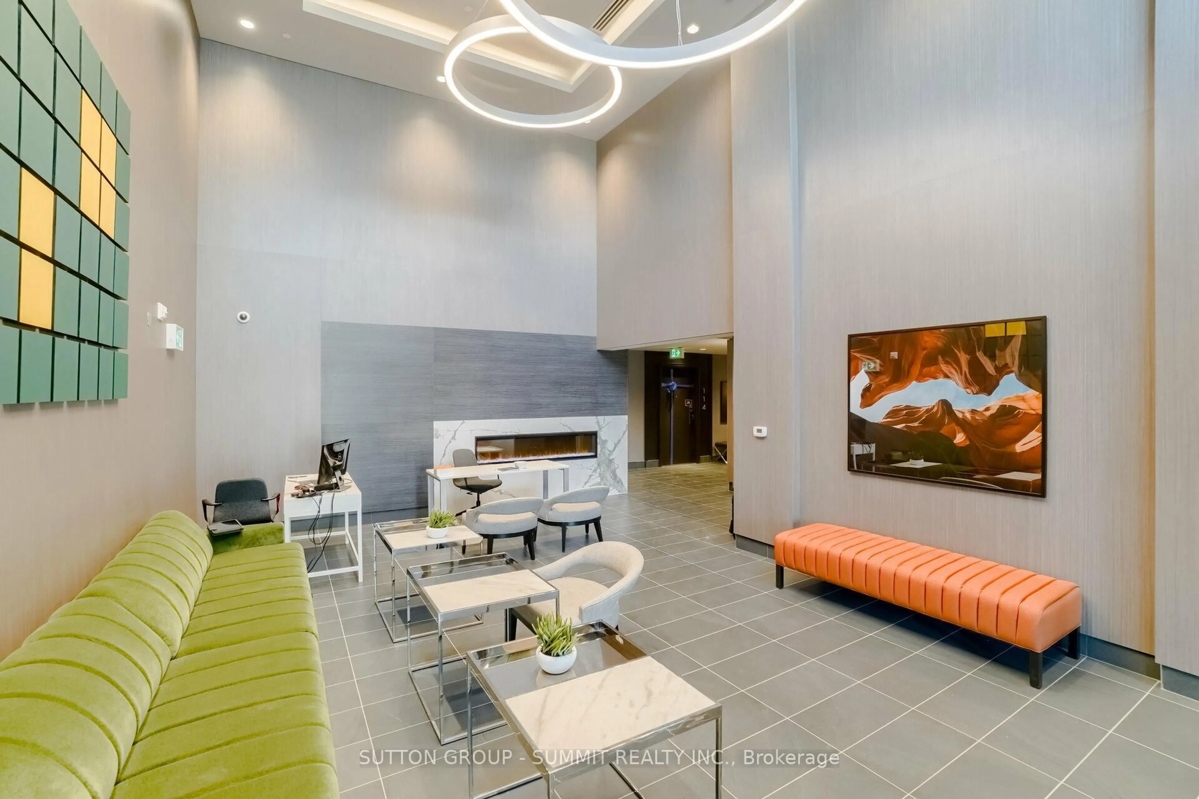 Lobby for 95 DUNDAS St #210, Oakville Ontario L6N 5N4