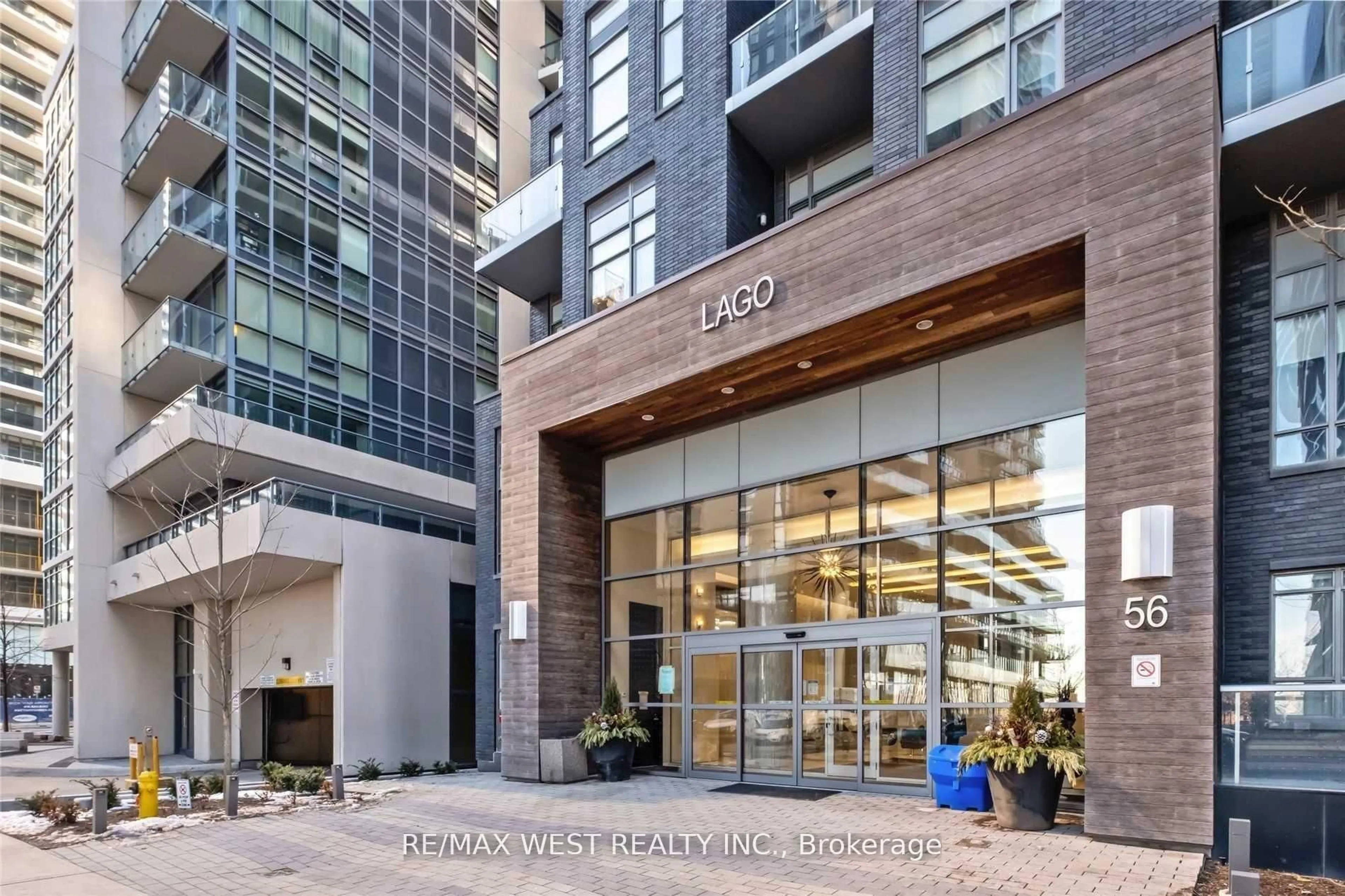 Indoor foyer for 56 Annie Craig Dr #1707, Toronto Ontario M8V 0C4
