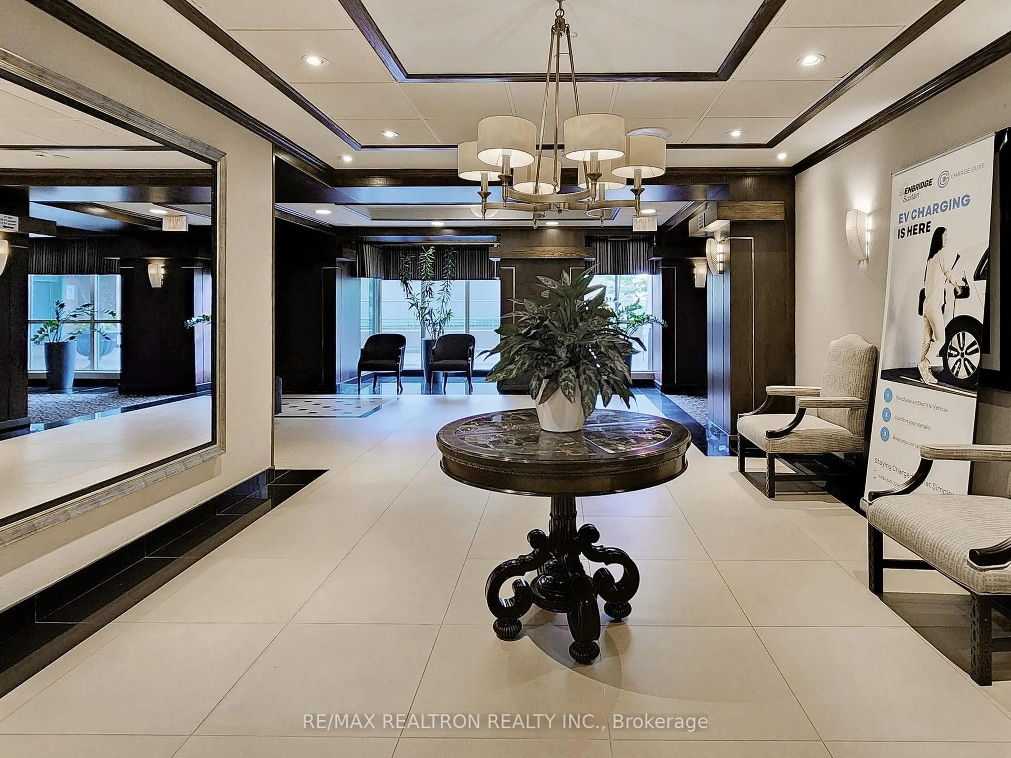 Indoor foyer for 101 Subway Cres #912, Toronto Ontario M9B 6K4
