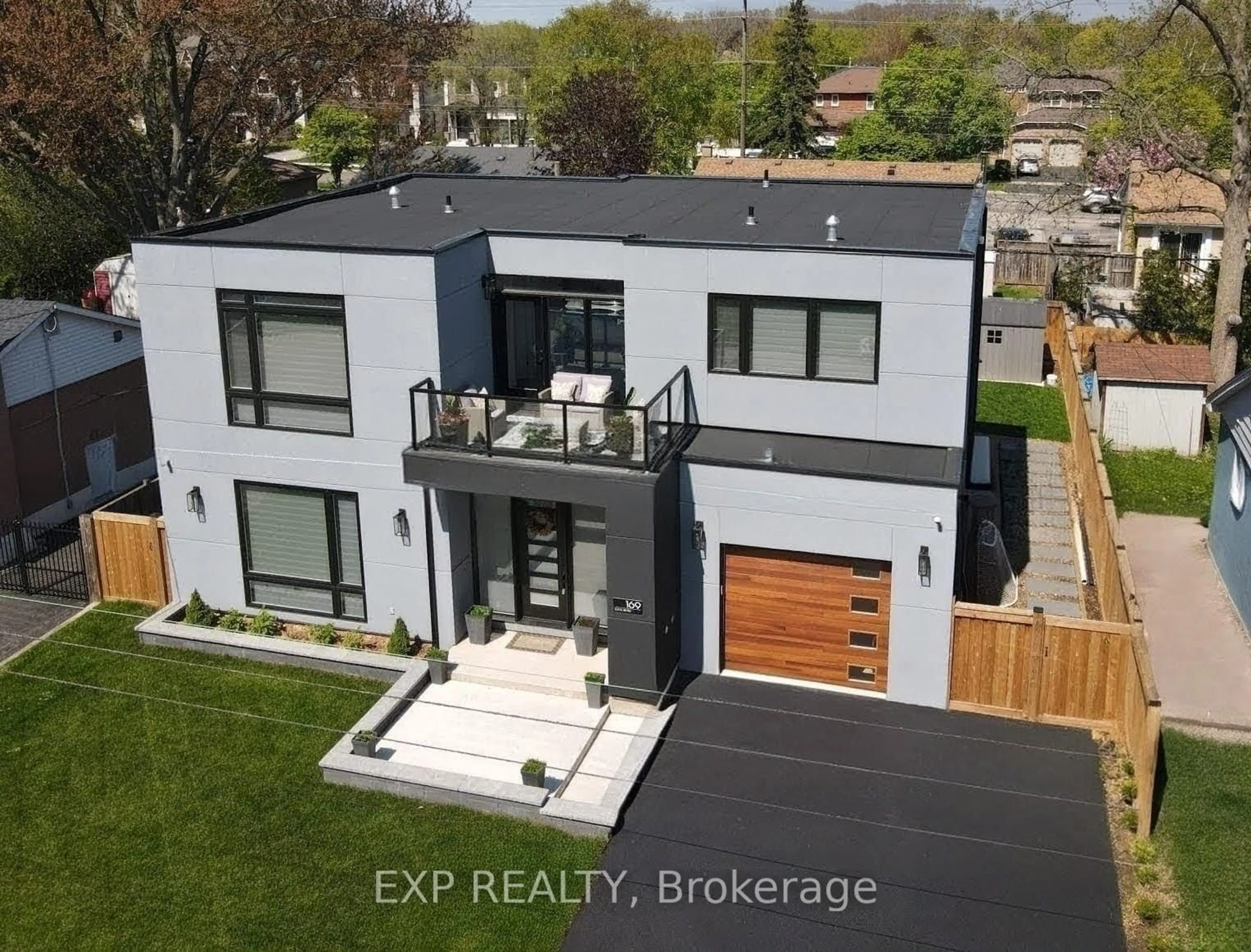 A pic from outside/outdoor area/front of a property/back of a property/a pic from drone, street for 169 Euston Rd, Burlington Ontario L7L 4V7
