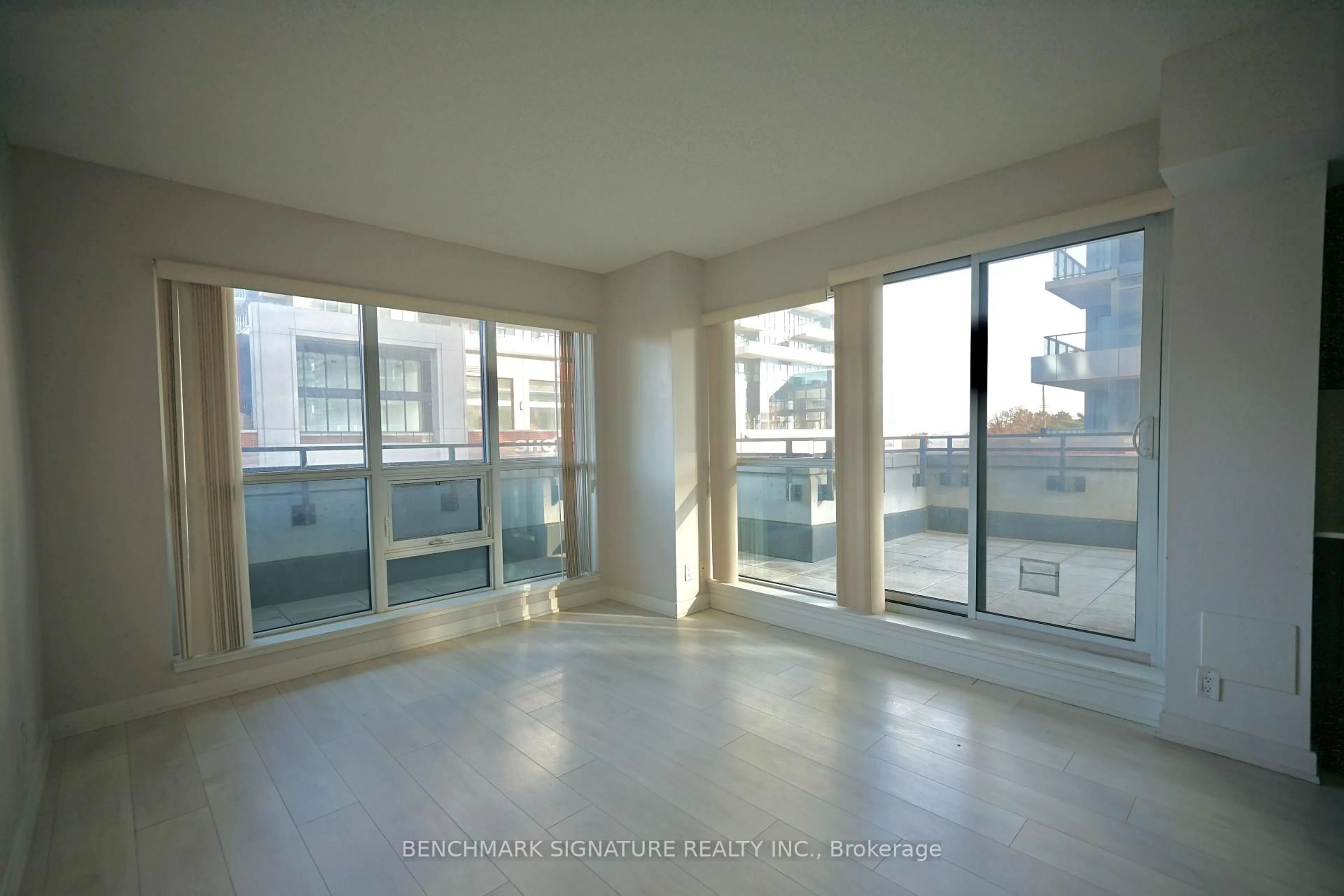 Unknown for 2220 Lake Shore Blvd Blvd #311, Toronto Ontario M8V 0C1