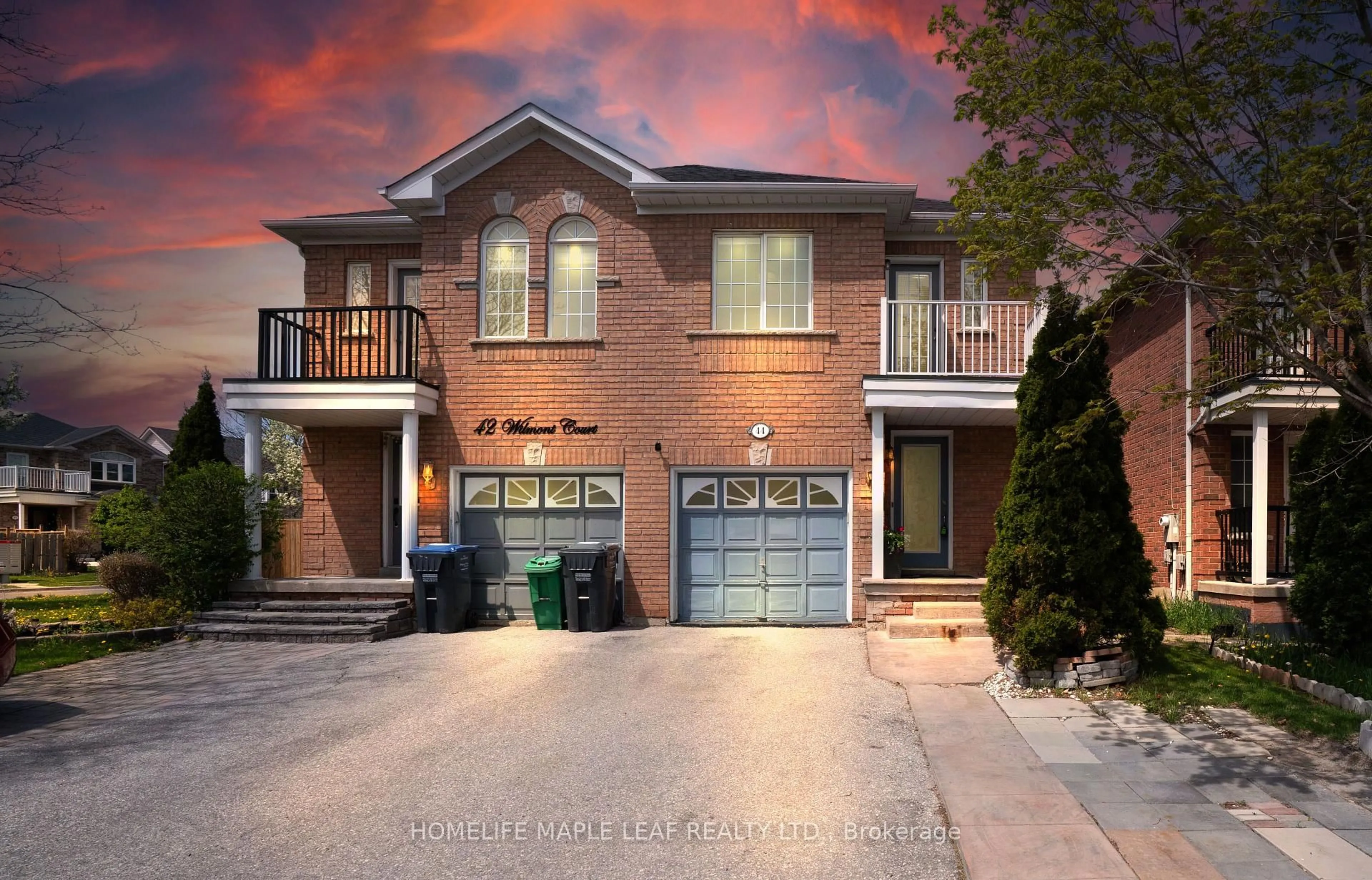 Home with brick exterior material, street for 44 Wilmont Crt, Brampton Ontario L6X 4Z6