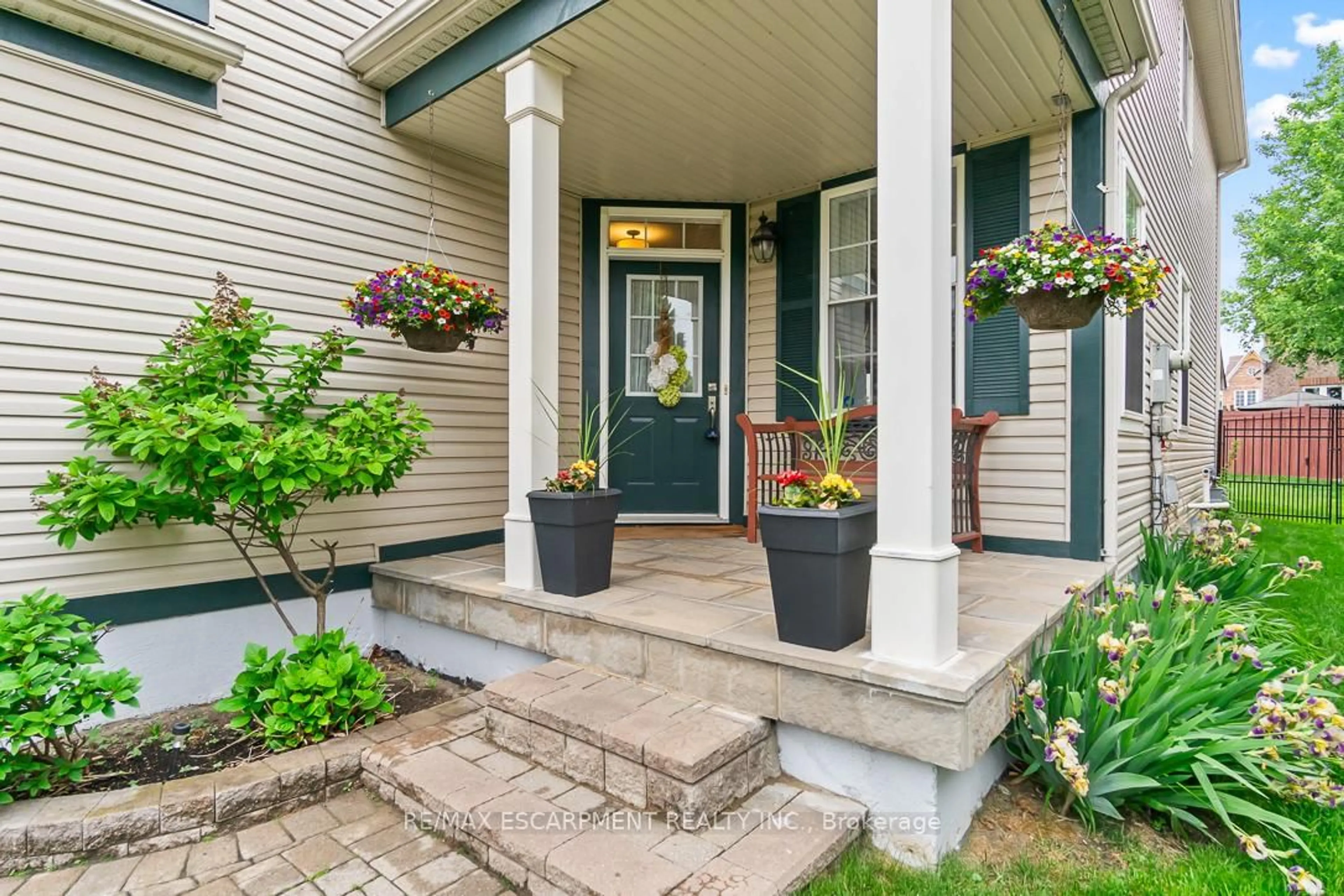 Unknown for 7107 Appletree Lane, Mississauga Ontario L5W 1W5