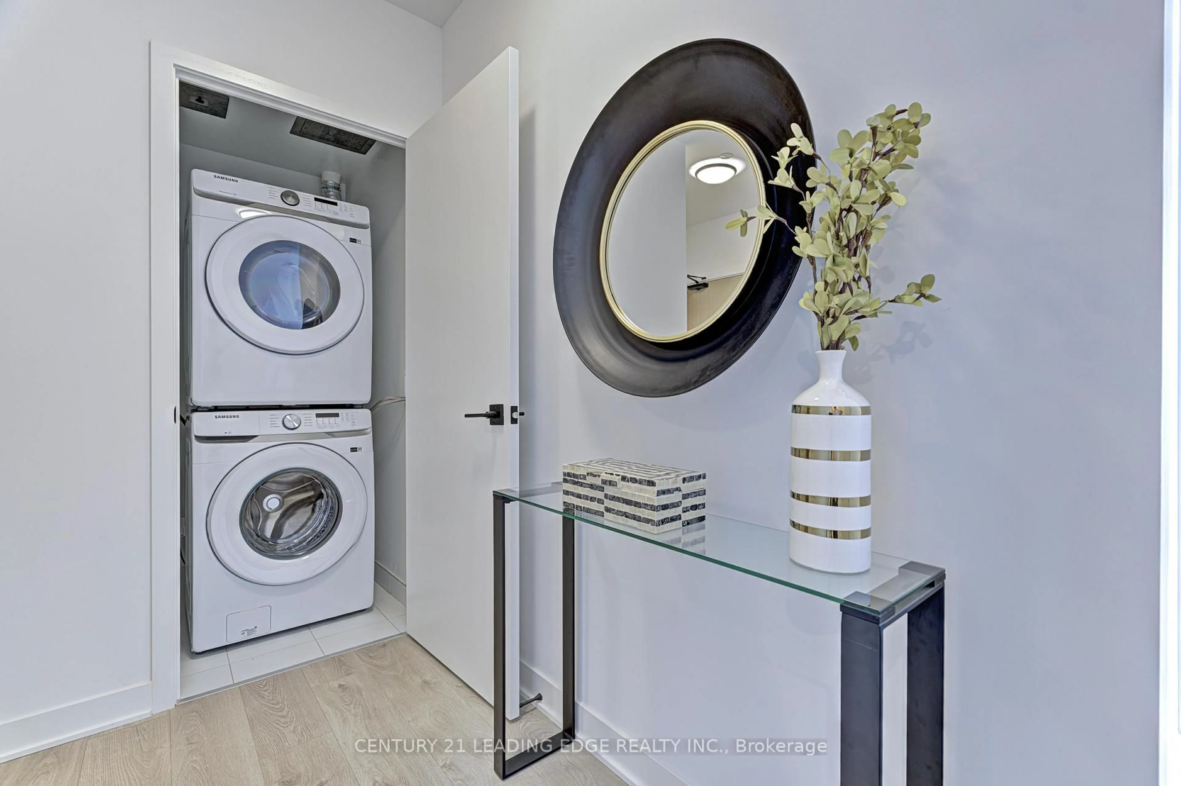 Laundry room for 36 ZORRA St #1808, Toronto Ontario M8Z 0G5