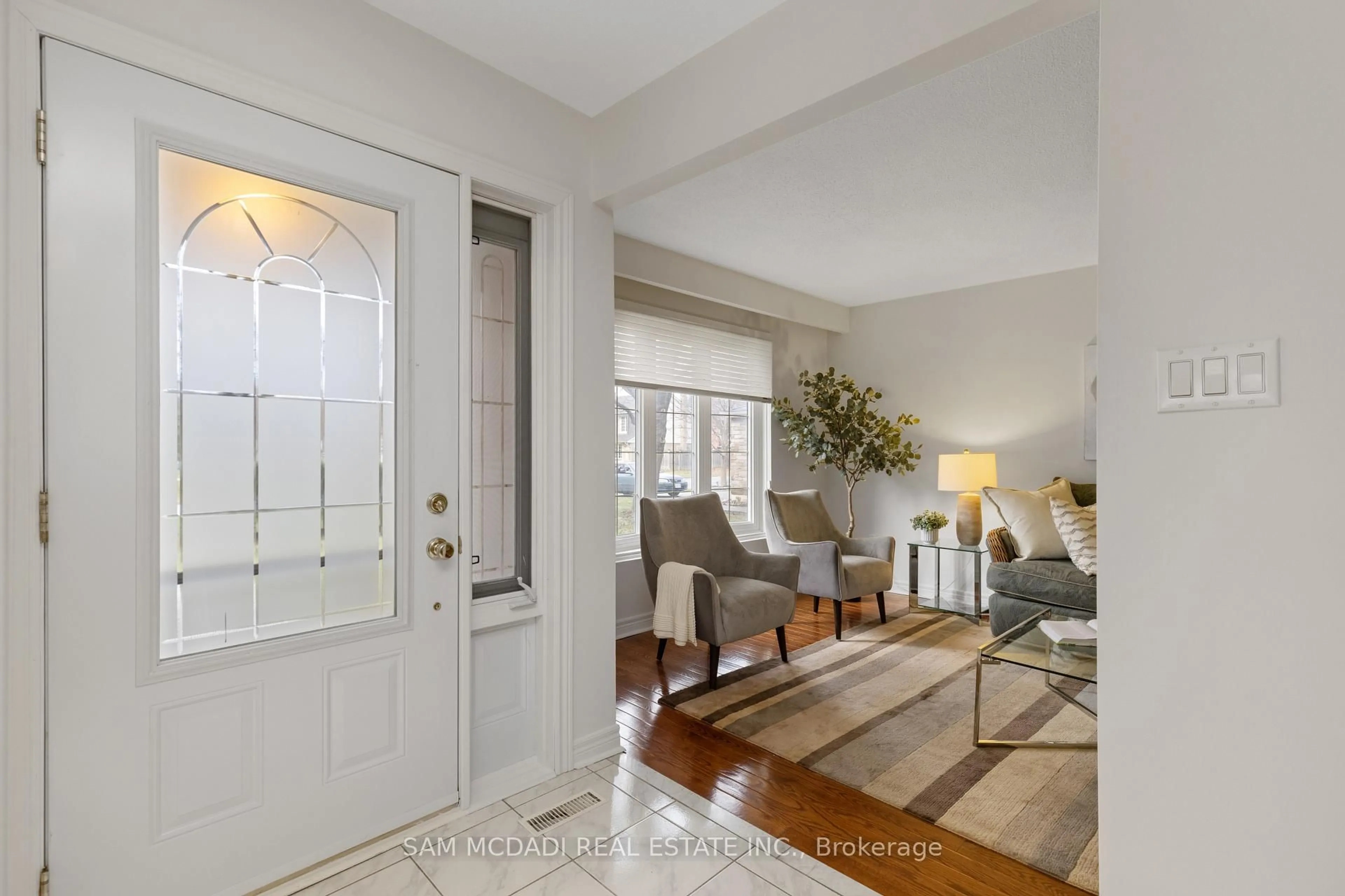 Indoor entryway for 44 Madrid Cres, Brampton Ontario L6S 2X4