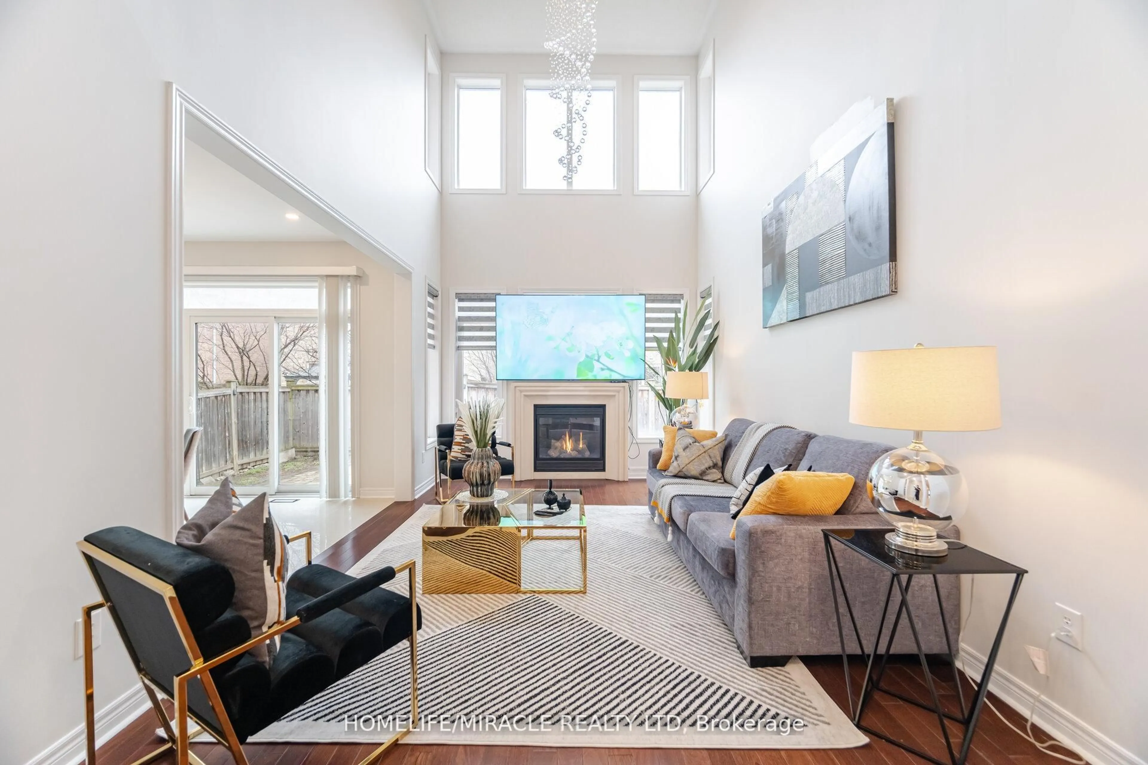 Living room with furniture, unknown for 3278 Paul Henderson Dr, Mississauga Ontario L5M 0H3