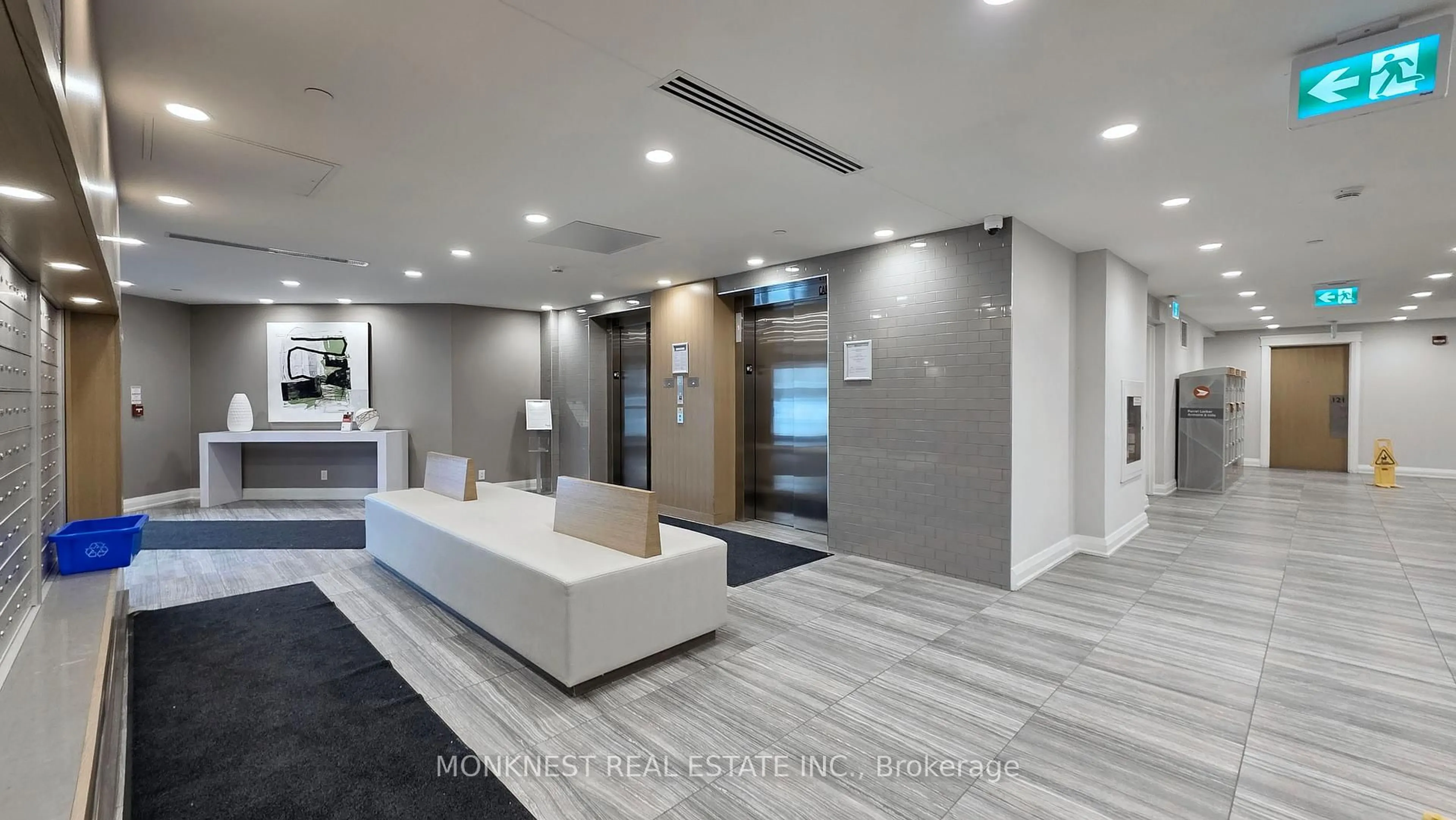 Indoor foyer for 128 Grovewood Common #204, Oakville Ontario L6H 0X3