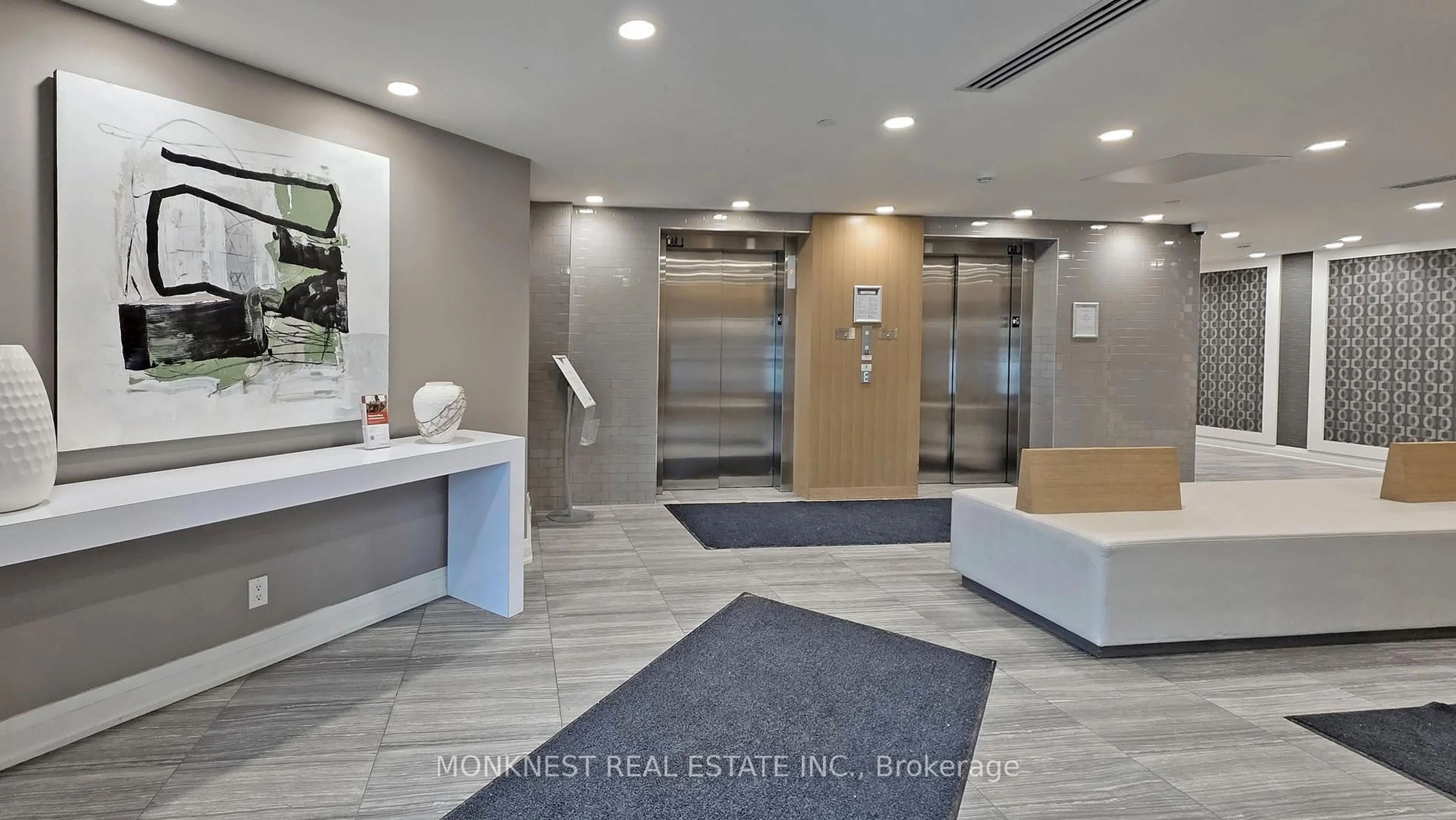 Indoor foyer for 128 Grovewood Common #204, Oakville Ontario L6H 0X3