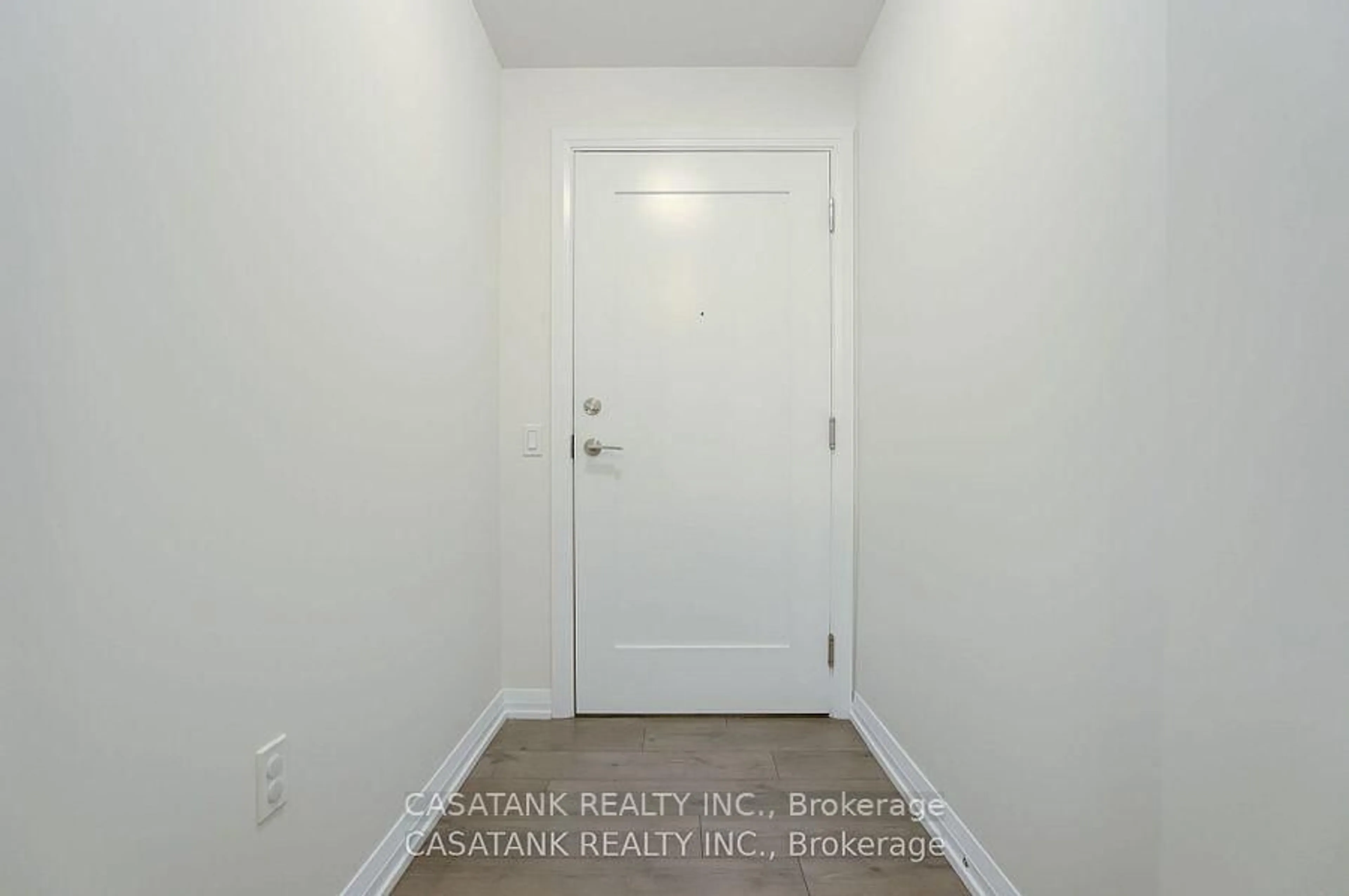 Indoor entryway for 35 Watergarden Dr #3011, Mississauga Ontario L5R 0G8