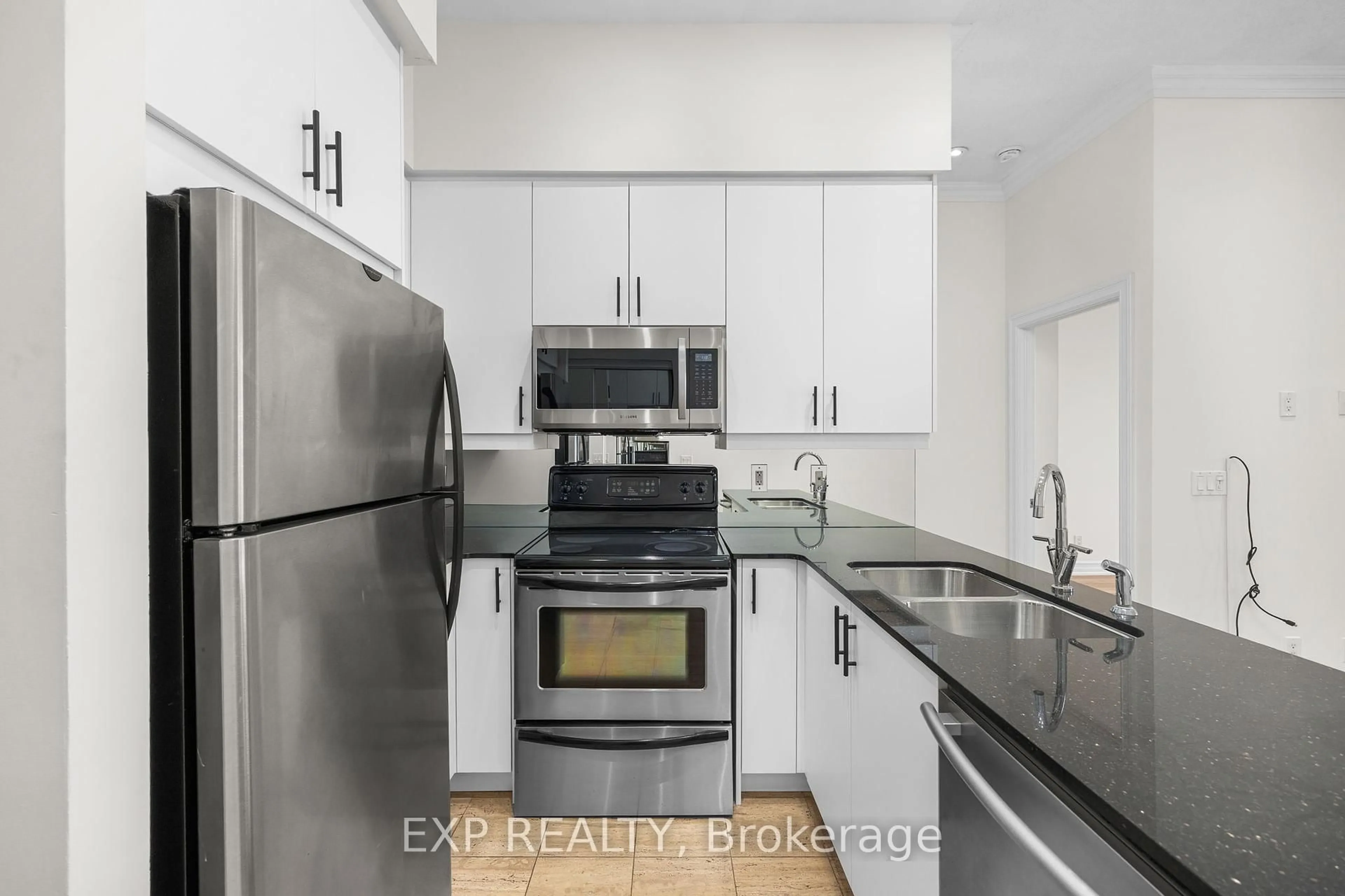 Standard kitchen, unknown for 4090 Living Arts Dr #3105, Mississauga Ontario L5B 4M8