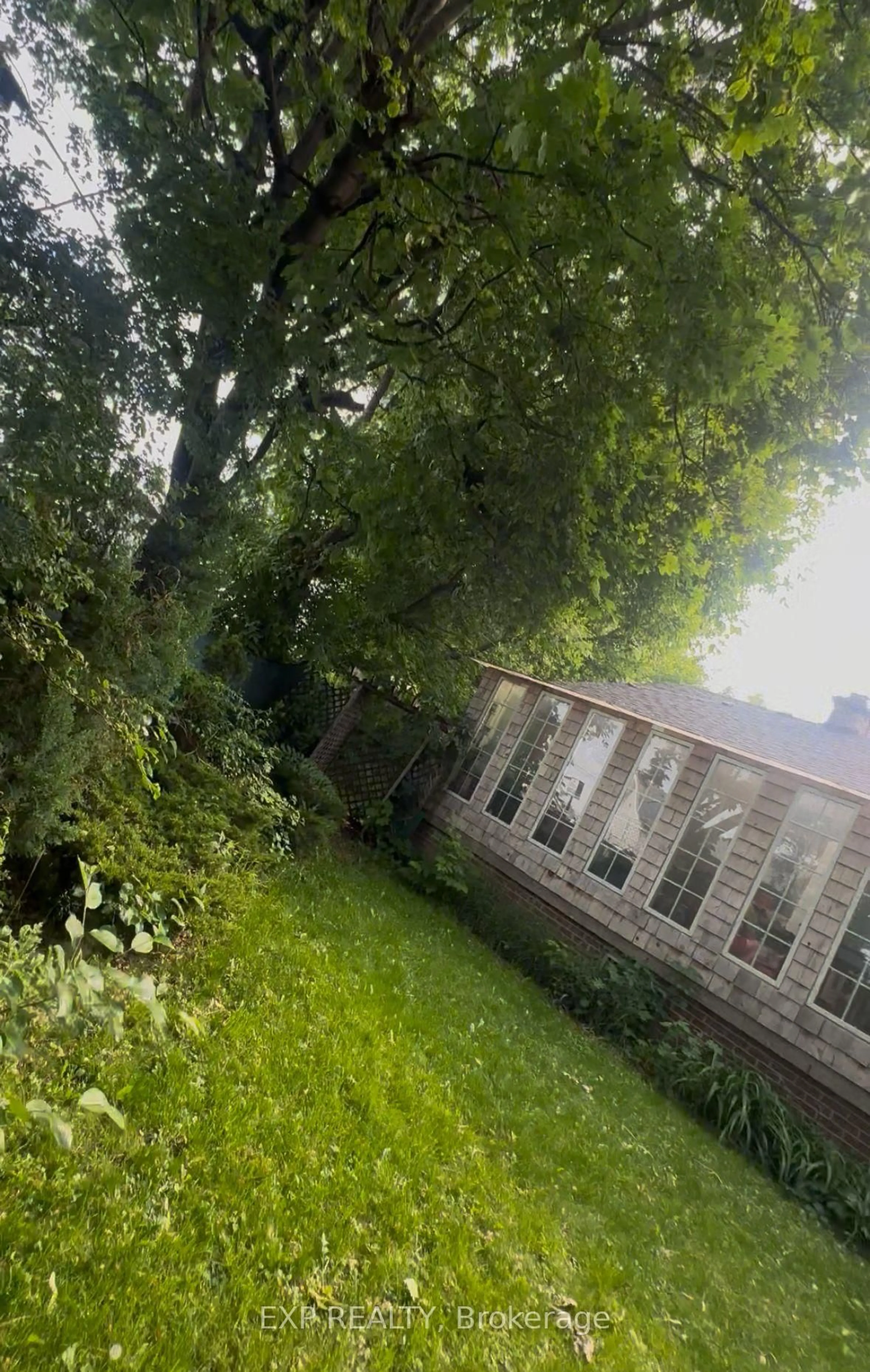 Unknown for 3 Harrow St, Mississauga Ontario L4T 1J2