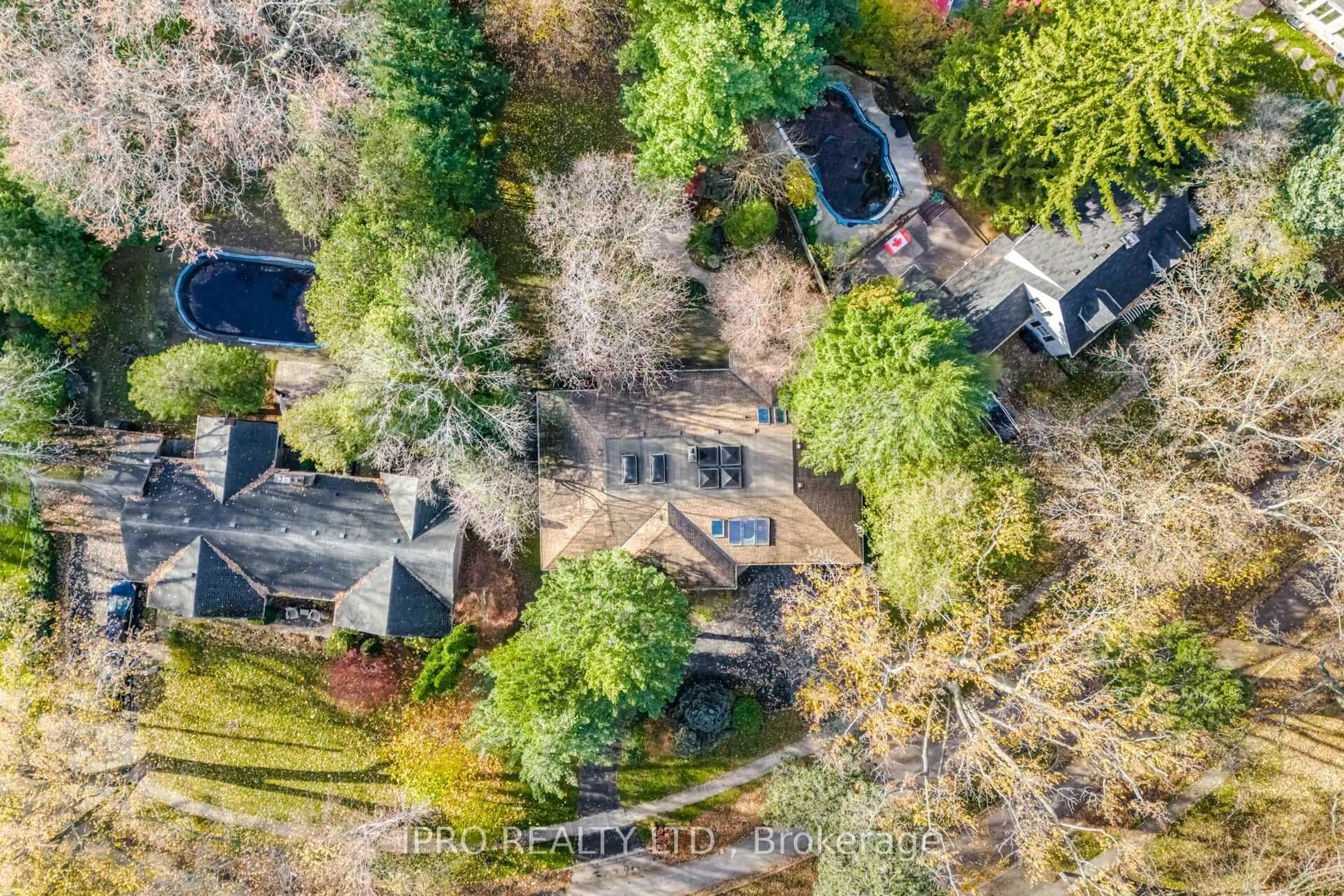 A pic from outside/outdoor area/front of a property/back of a property/a pic from drone, unknown for 4189 Inglewood Dr, Burlington Ontario L7L 1E3