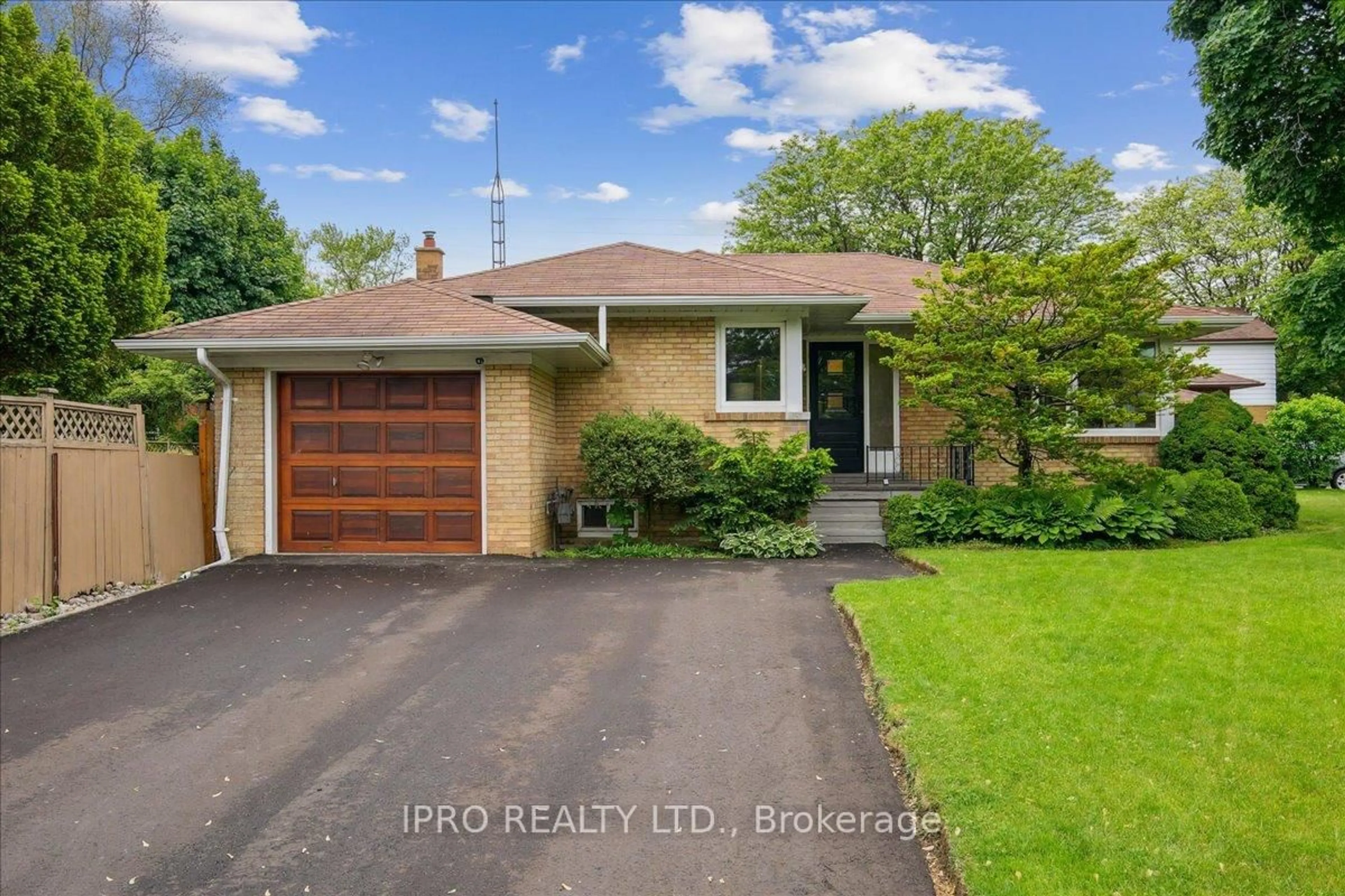 Unknown for 34 Appledale Rd, Toronto Ontario M9B 5G4