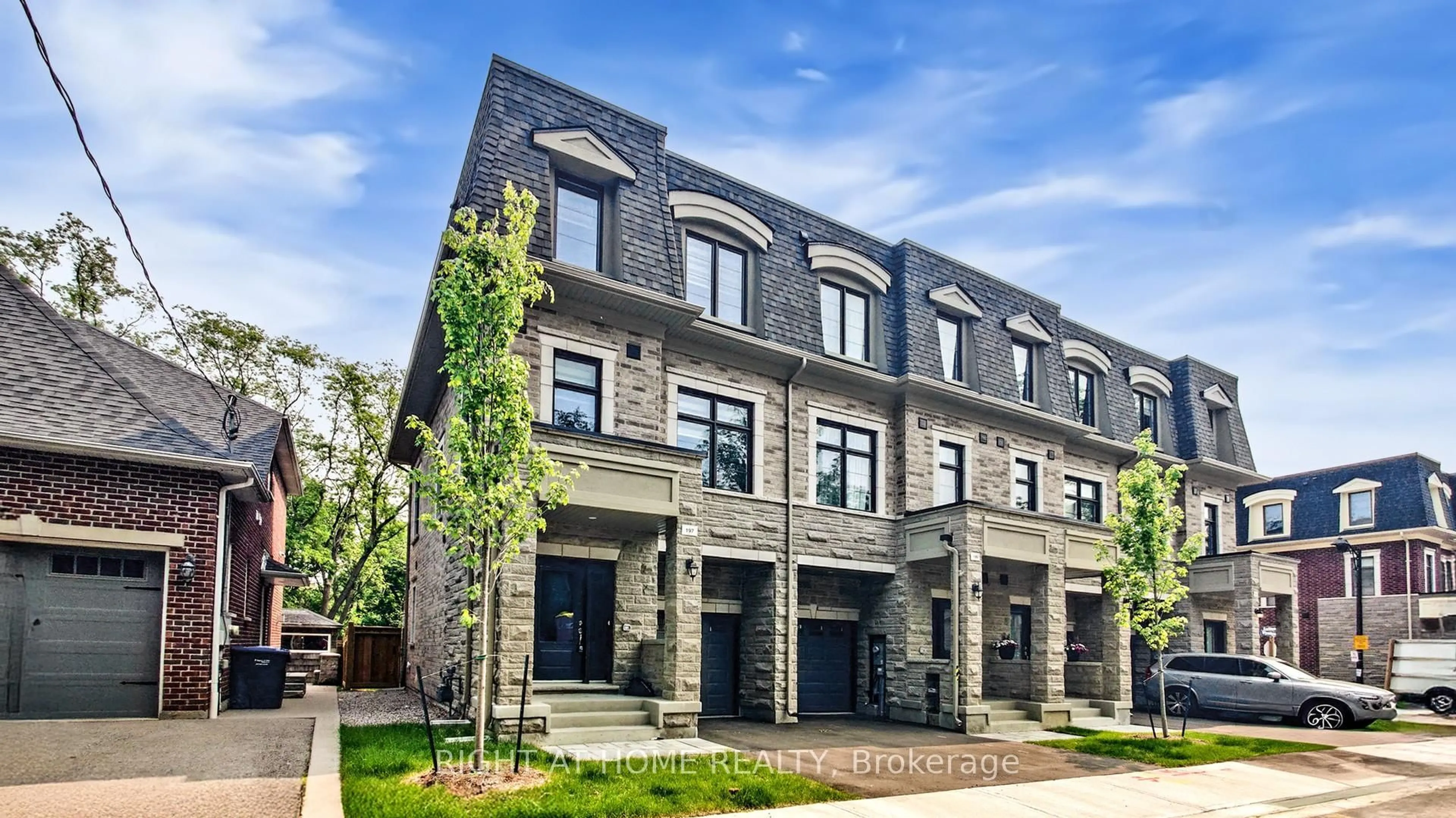 Home with brick exterior material, street for 197 Wyndham St, Mississauga Ontario L5M 2S5
