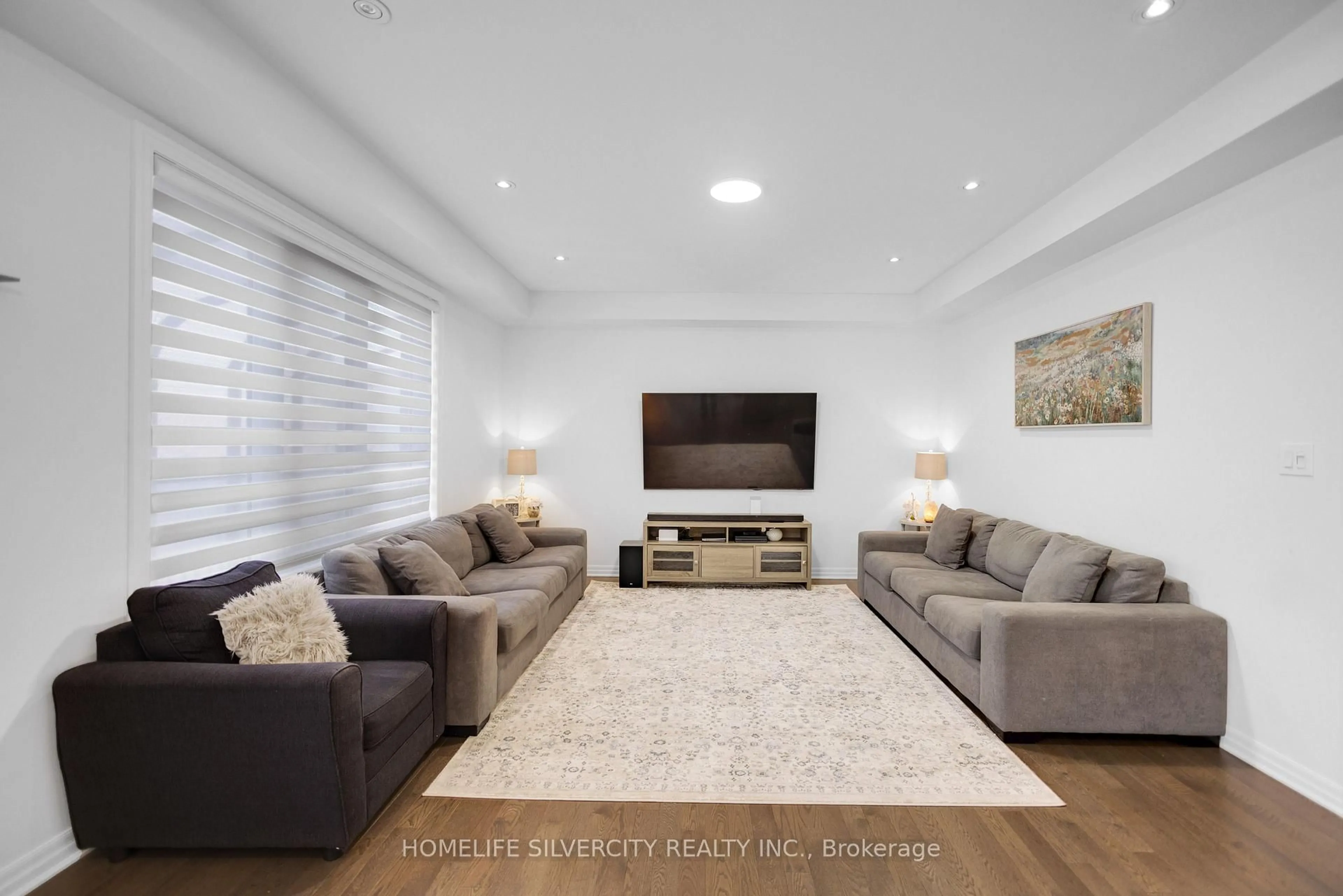 Living room with furniture, unknown for 13 Minna Tr, Brampton Ontario L7A 4T1
