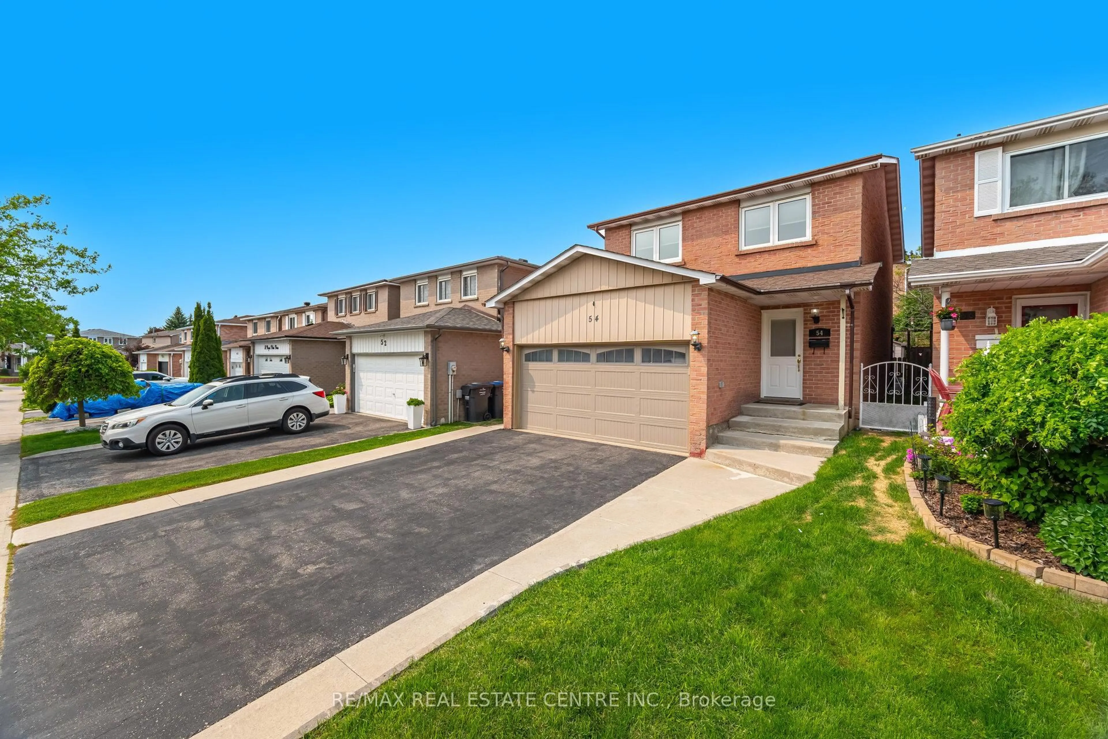 Unknown for 54 Royal Palm Dr, Brampton Ontario L6Z 1P6