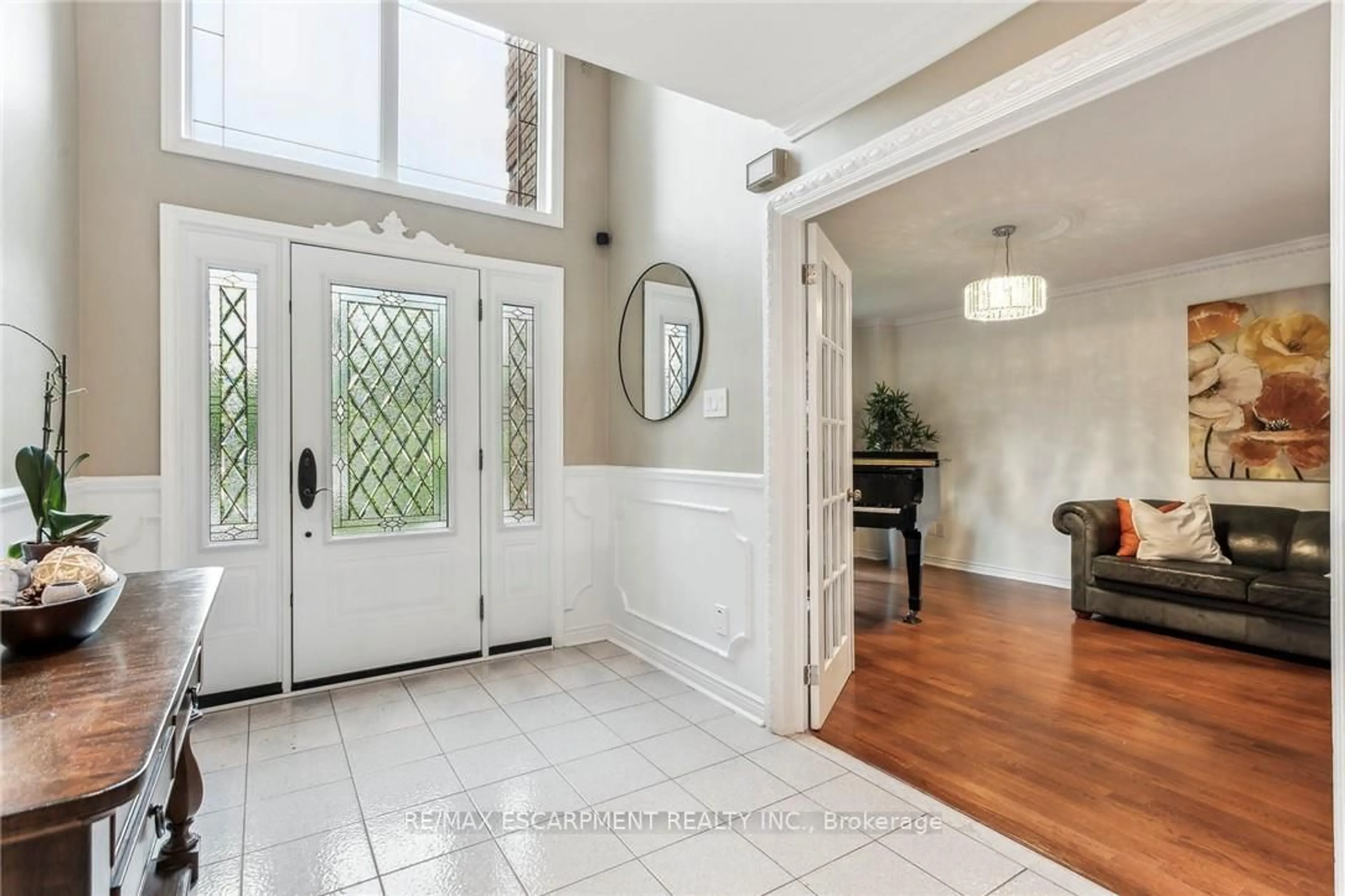 Indoor entryway for 2143 Brays Lane, Oakville Ontario L6M 2T2
