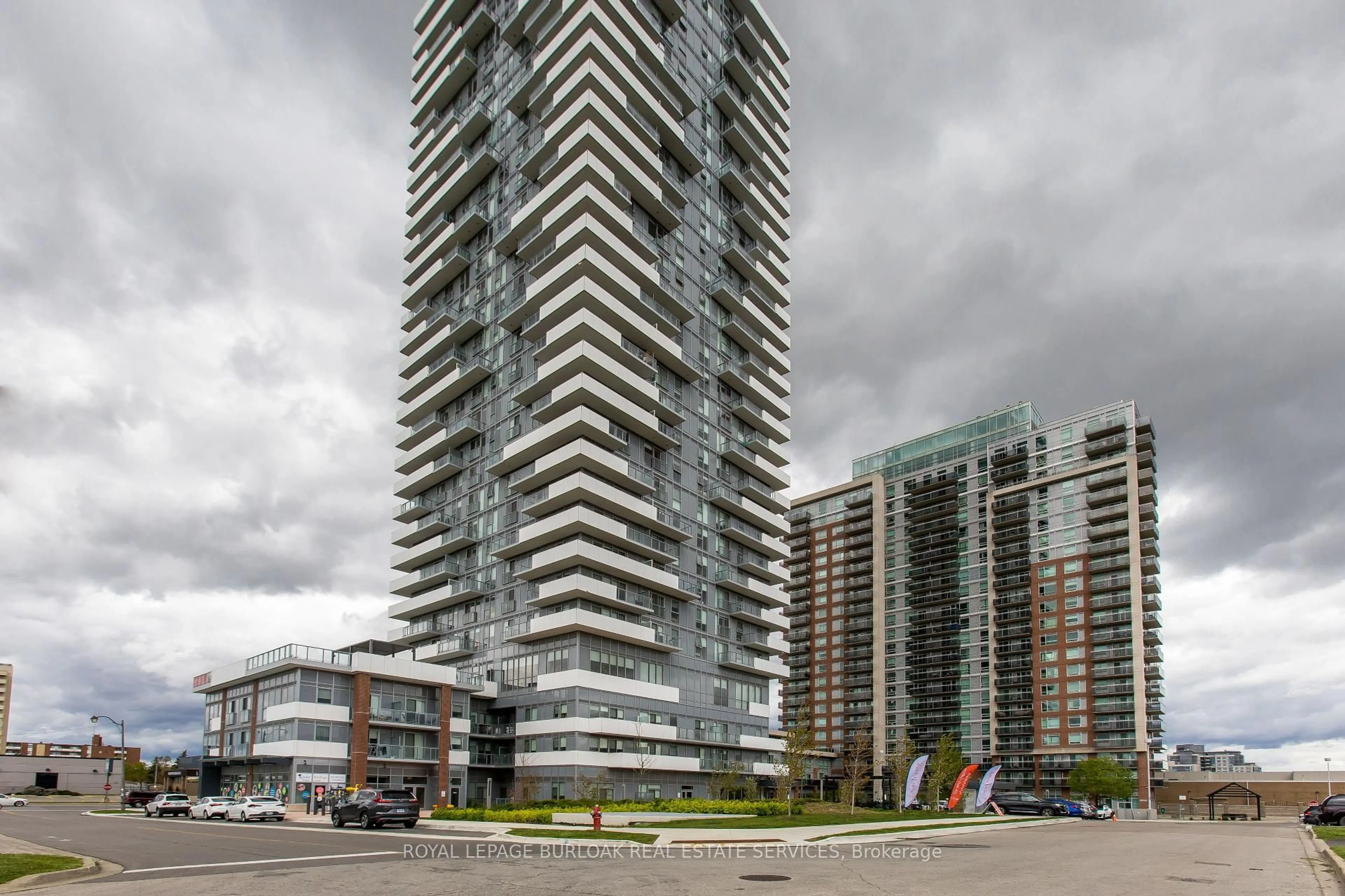 Unknown for 215 Queen St #602, Brampton Ontario L6W 0A9