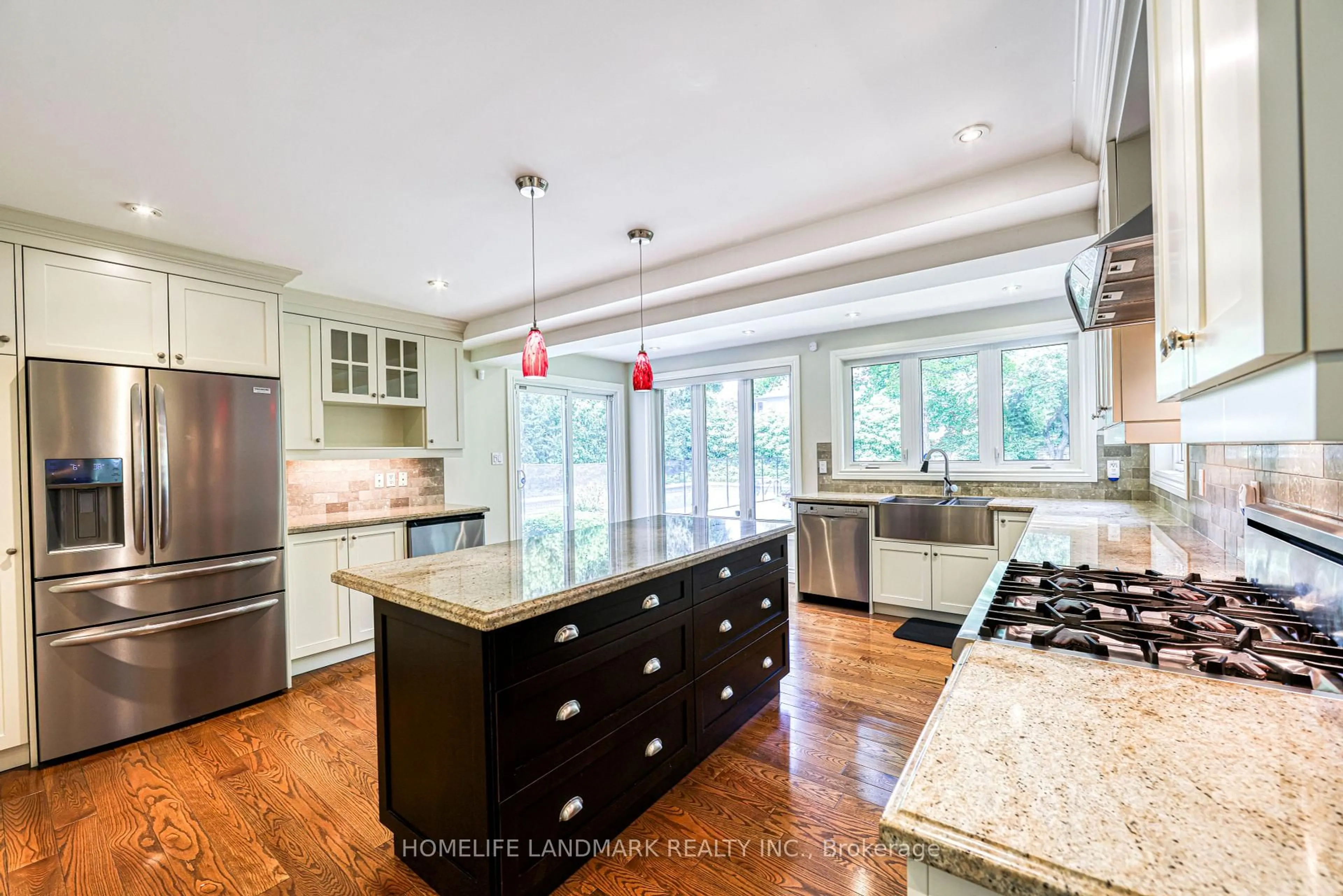 Open concept kitchen, unknown for 1485 Durham St, Oakville Ontario L6J 2P4