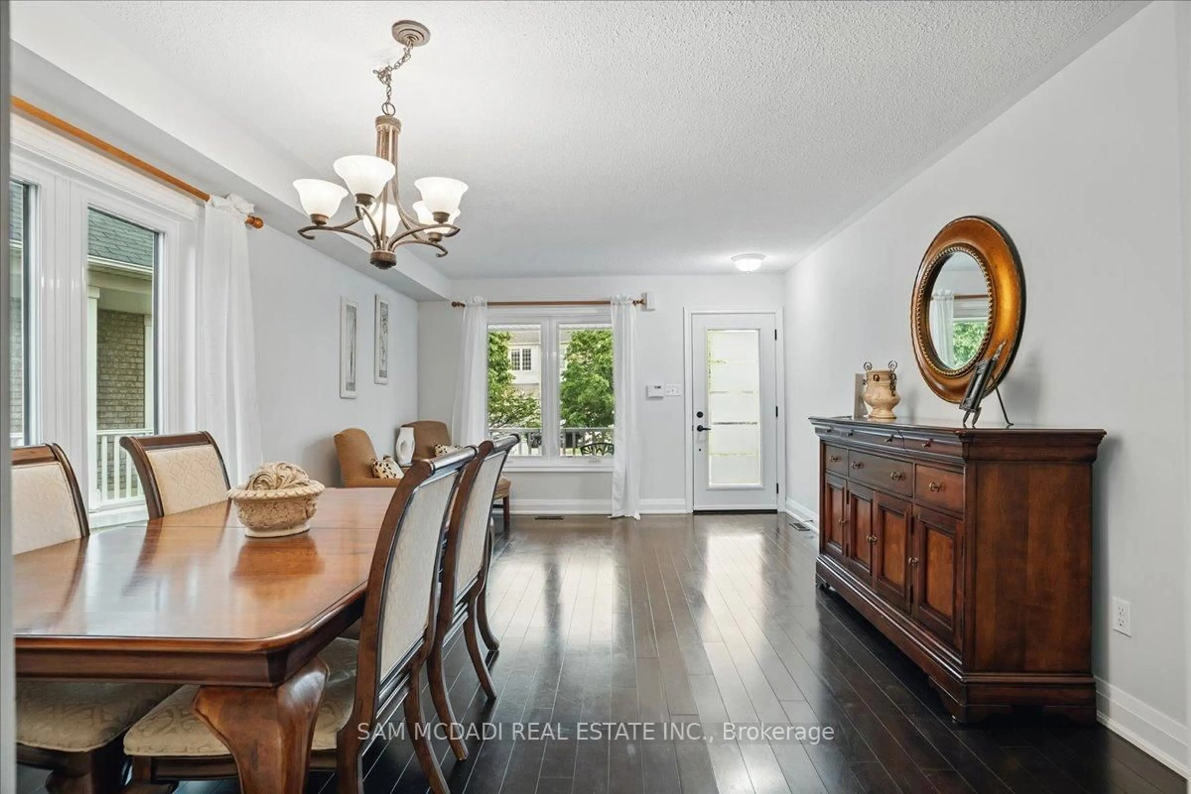 Dining room, unknown for 3957 Janice Dr, Mississauga Ontario L5M 7Y3