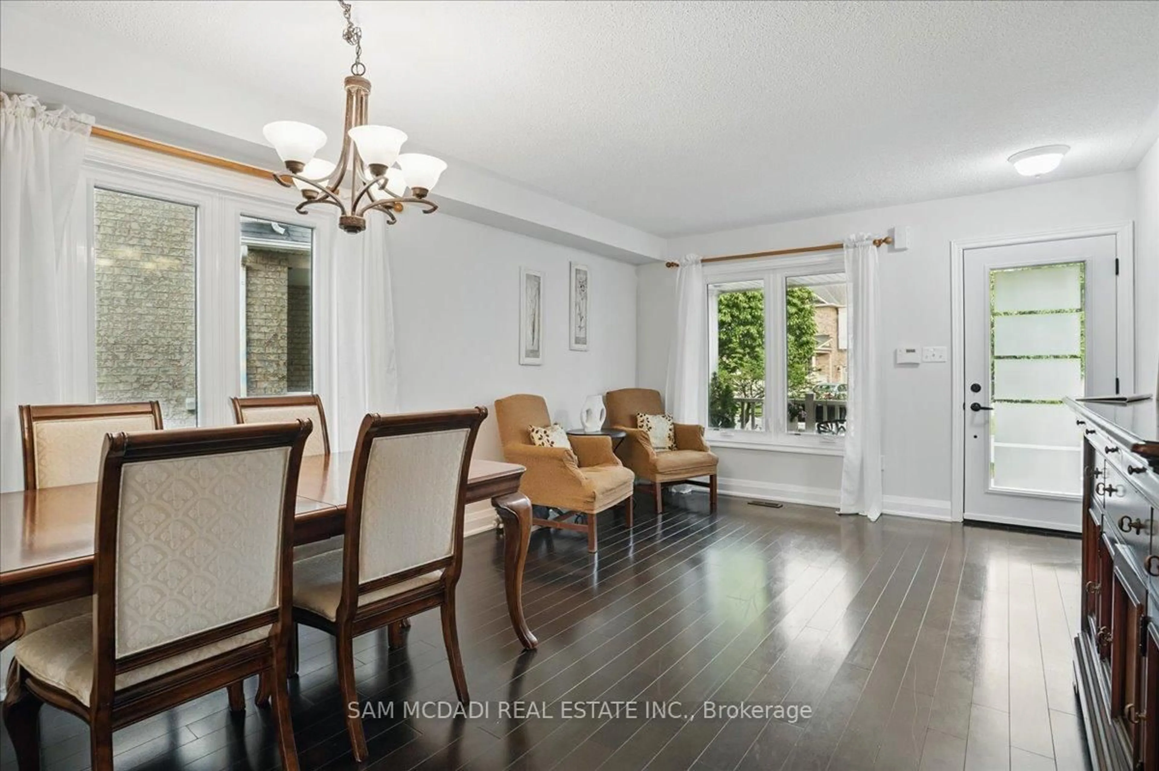 Dining room, unknown for 3957 Janice Dr, Mississauga Ontario L5M 7Y3