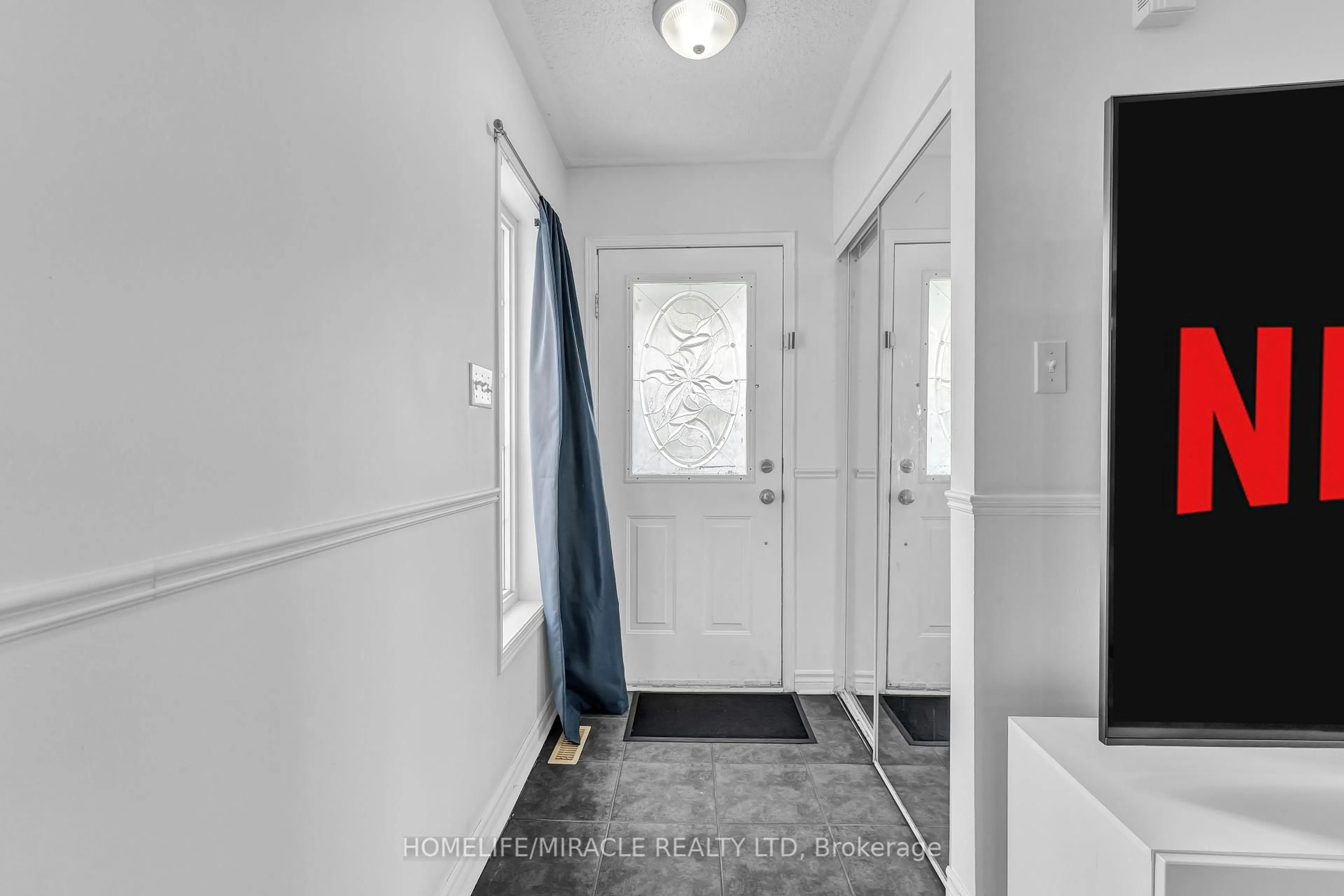 Indoor entryway for 56 Viceroy Cres, Brampton Ontario L7A 1V7