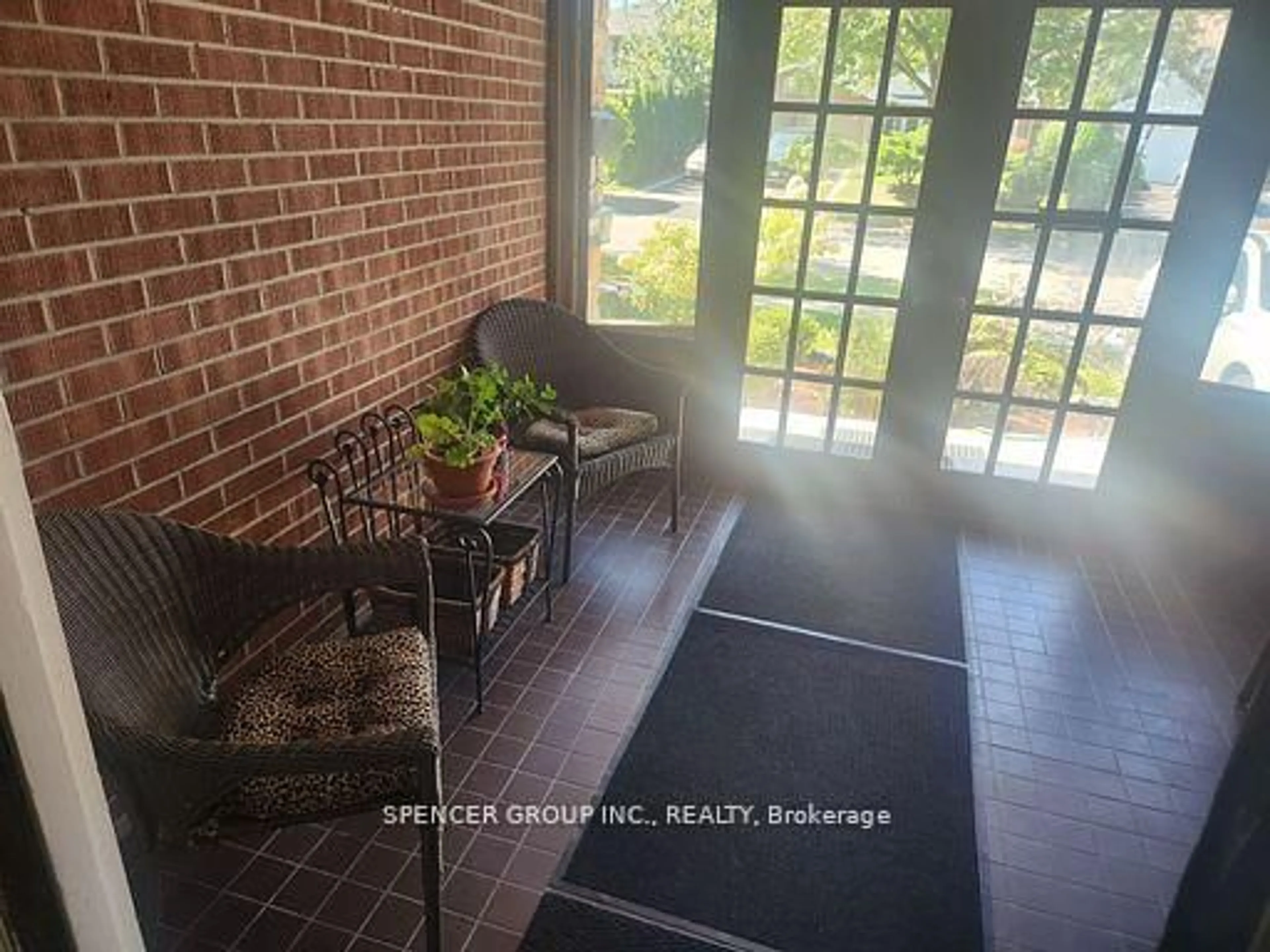 Indoor entryway for 1856 Briarcrook Cres, Mississauga Ontario L4X 1X4