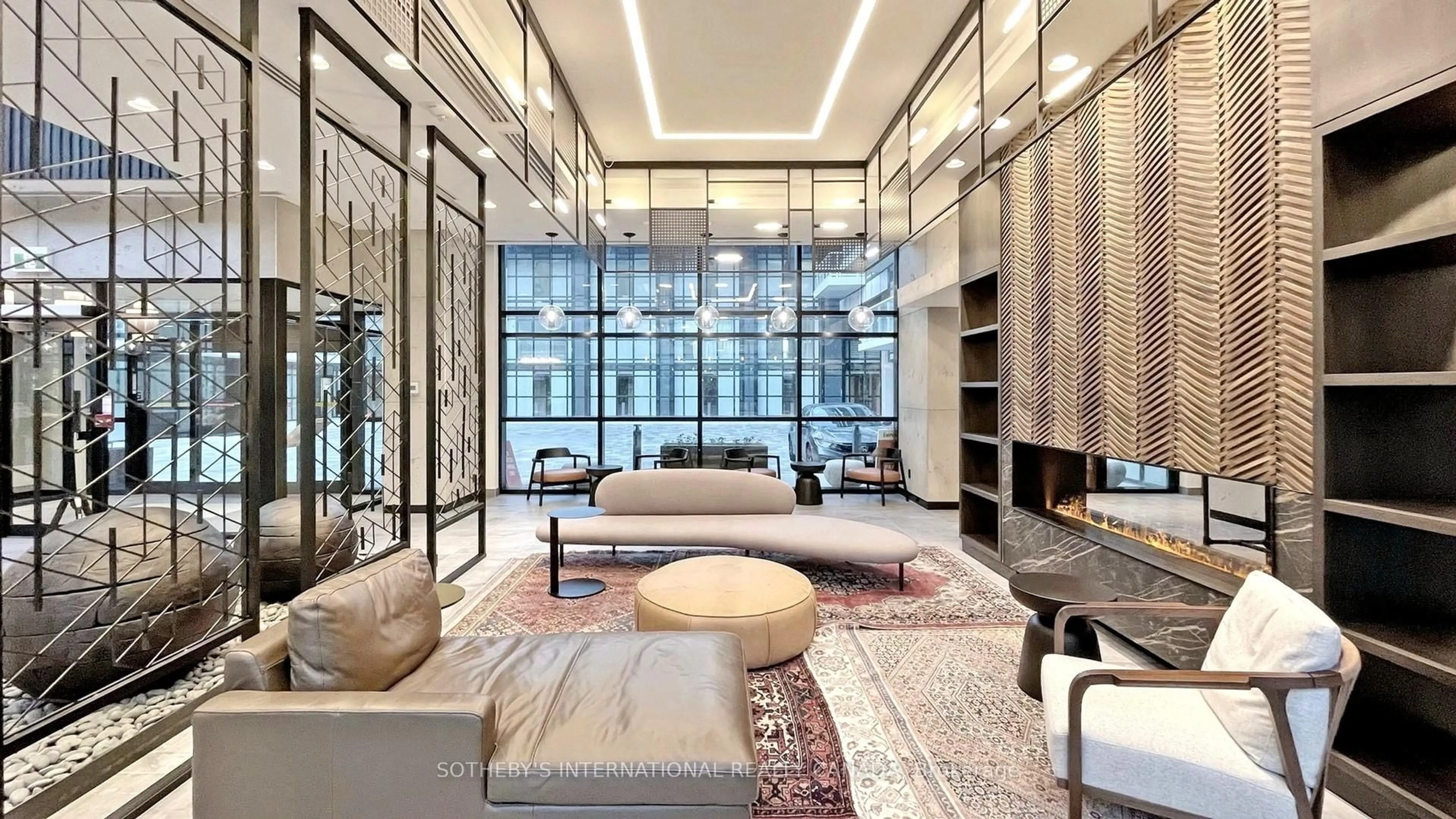 Lobby for 251 Manitoba St #TH-113, Toronto Ontario M8Y 4G9