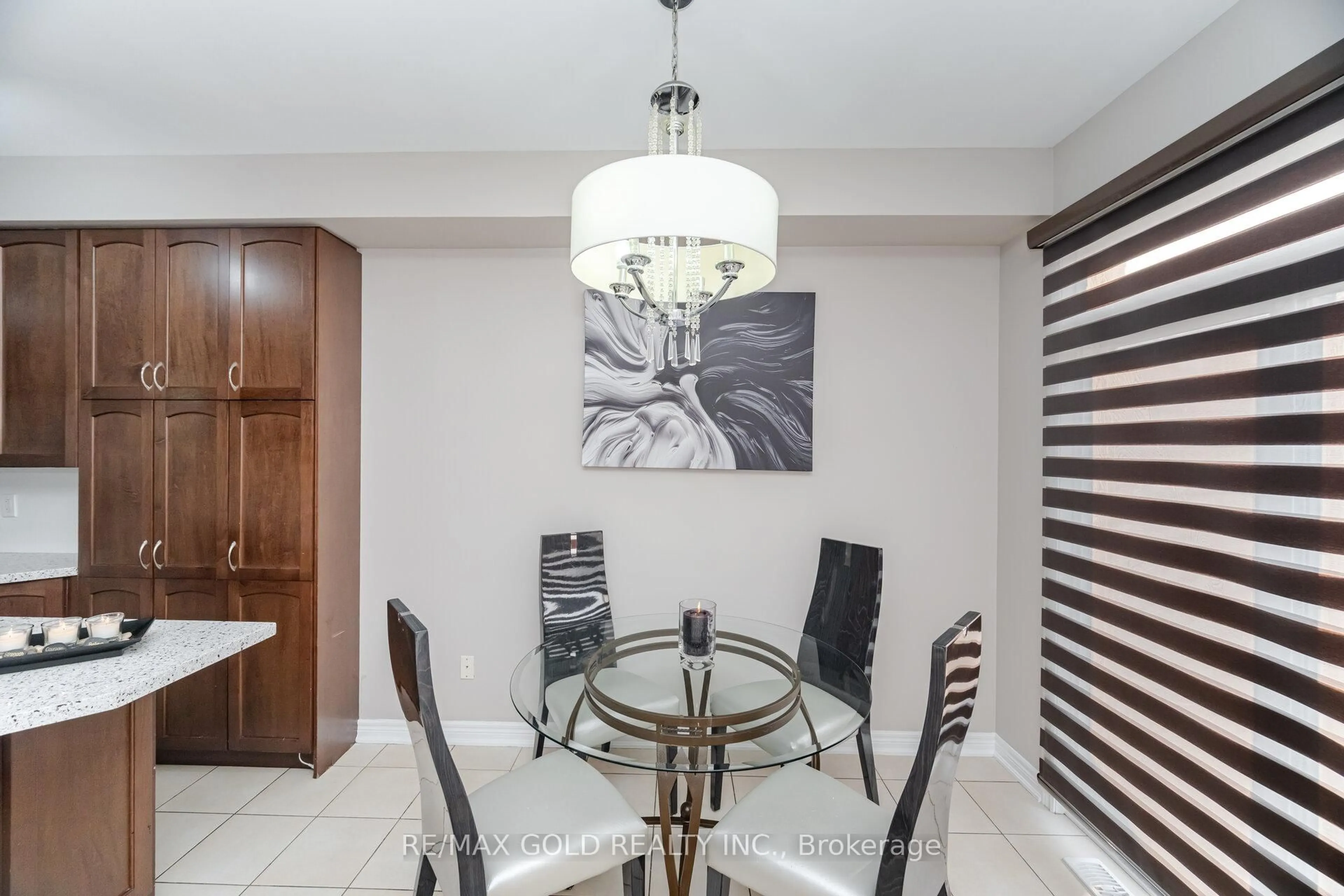 Dining room, unknown for 11 Seedland Cres, Brampton Ontario L6R 0Z6