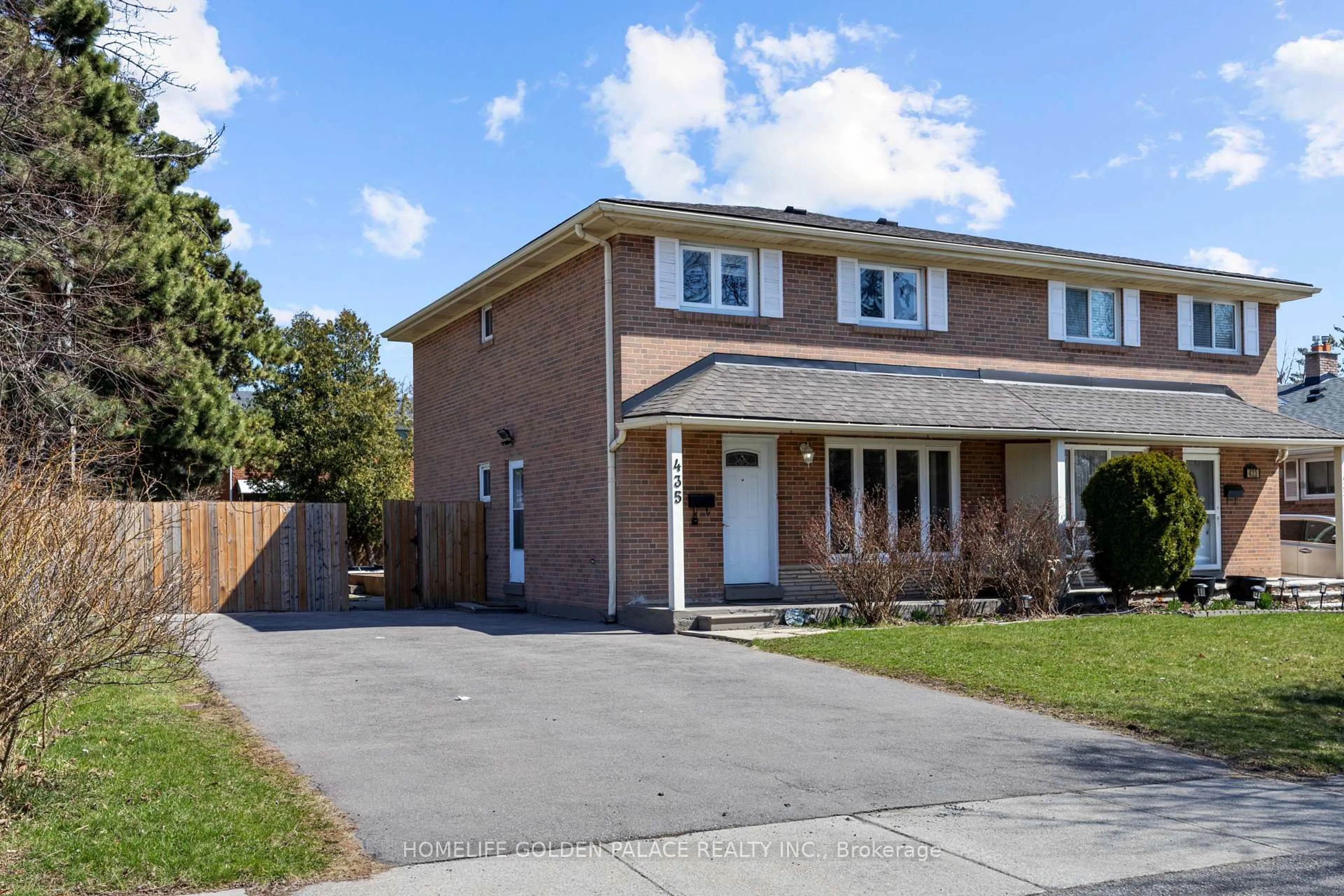 Home with brick exterior material, street for 435 Melores Dr, Burlington Ontario L7L 4V3