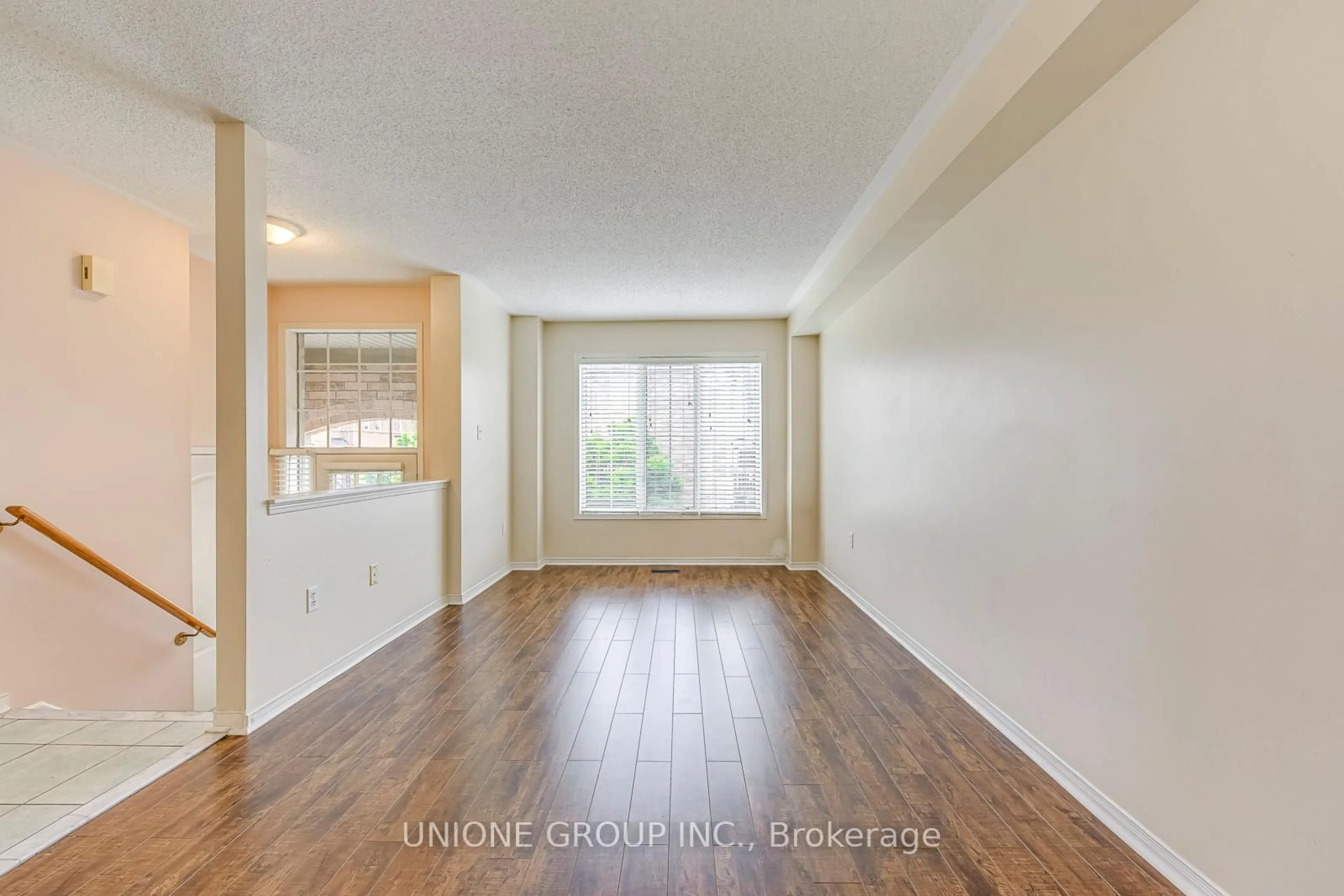 A pic of a room for 5530 Glen Erin Dr #151, Mississauga Ontario L5M 6E8