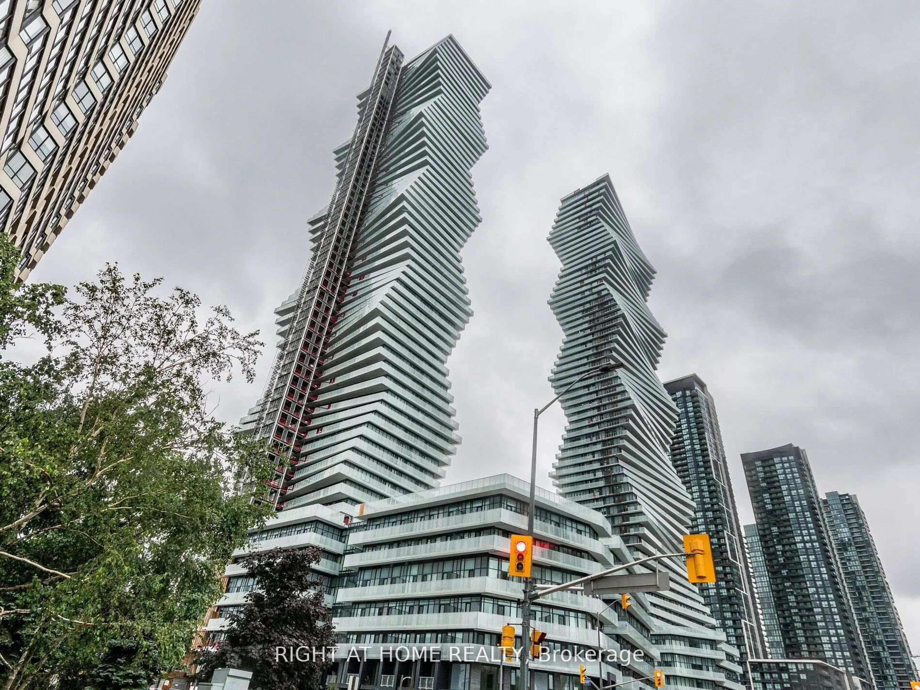 Unknown for 3900 Confederation Pkwy #5105, Mississauga Ontario L5B 0M3