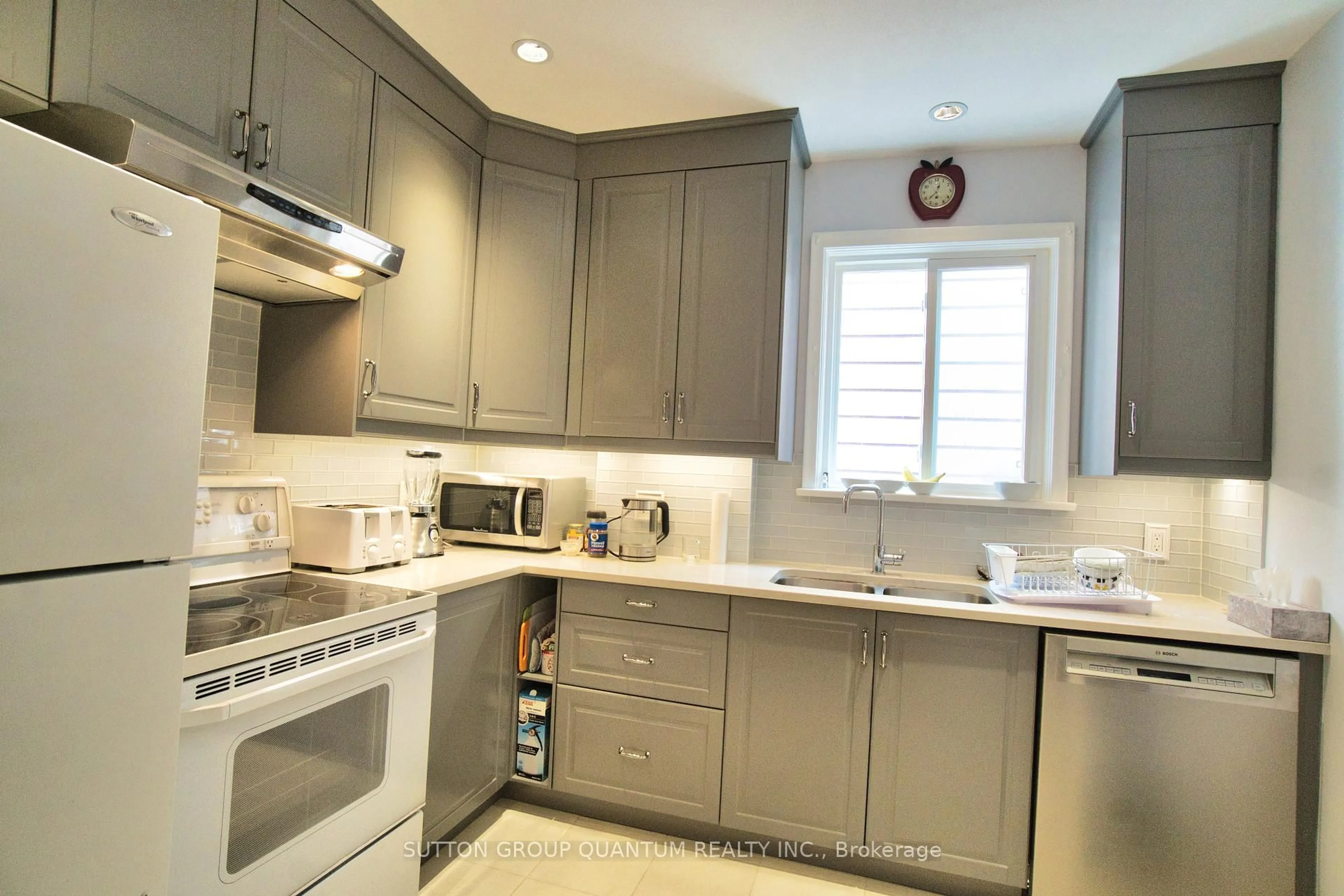 Standard kitchen, ceramic/tile floor for 80 Bartlett Ave, Toronto Ontario M6H 3E6