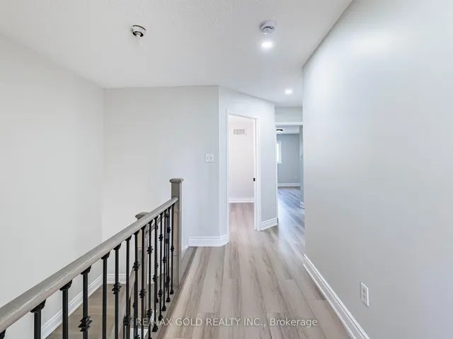 Primary image of 105 Woodhaven Dr