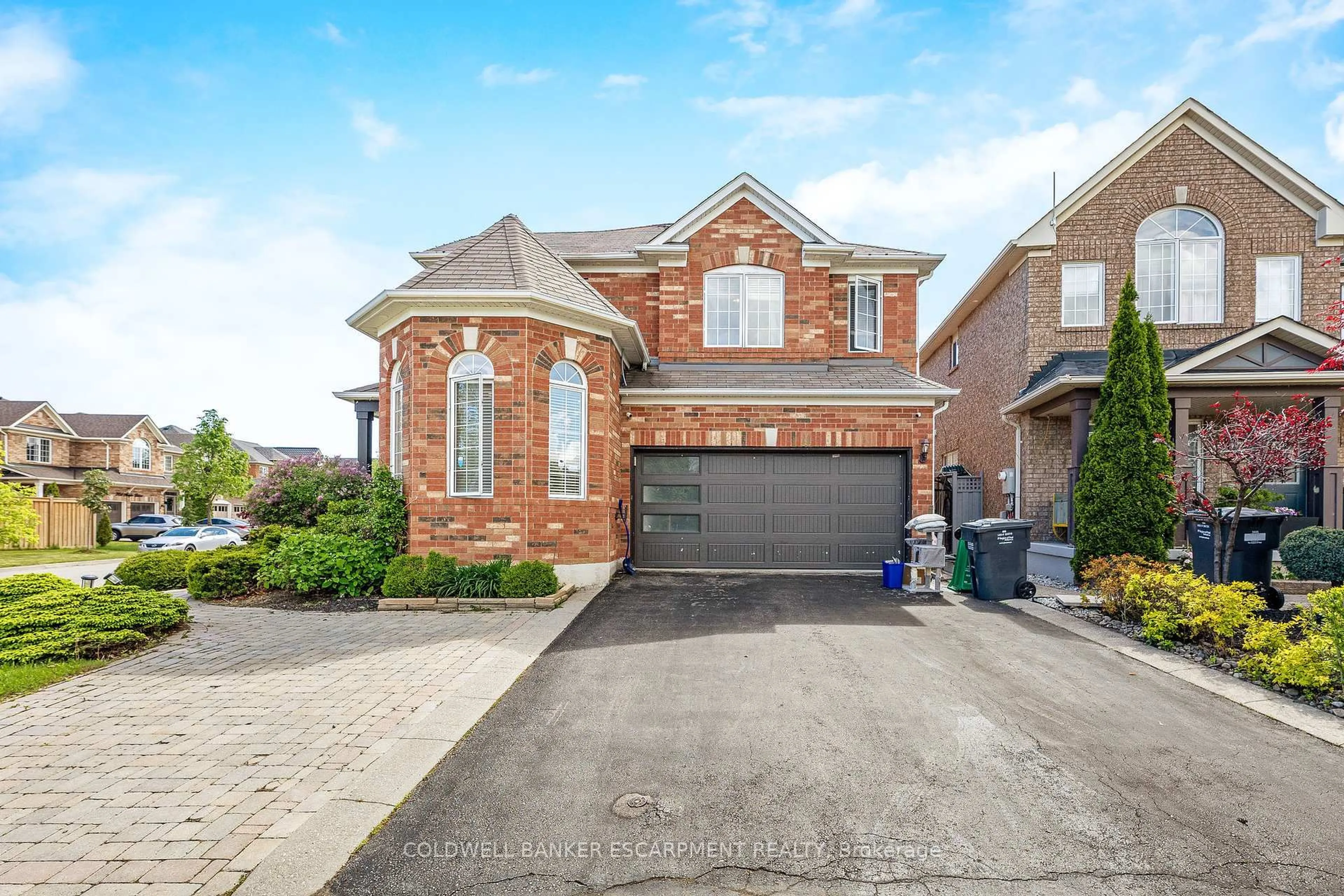 Home with brick exterior material, street for 3927 Mayla Dr, Mississauga Ontario L5M 7Y9