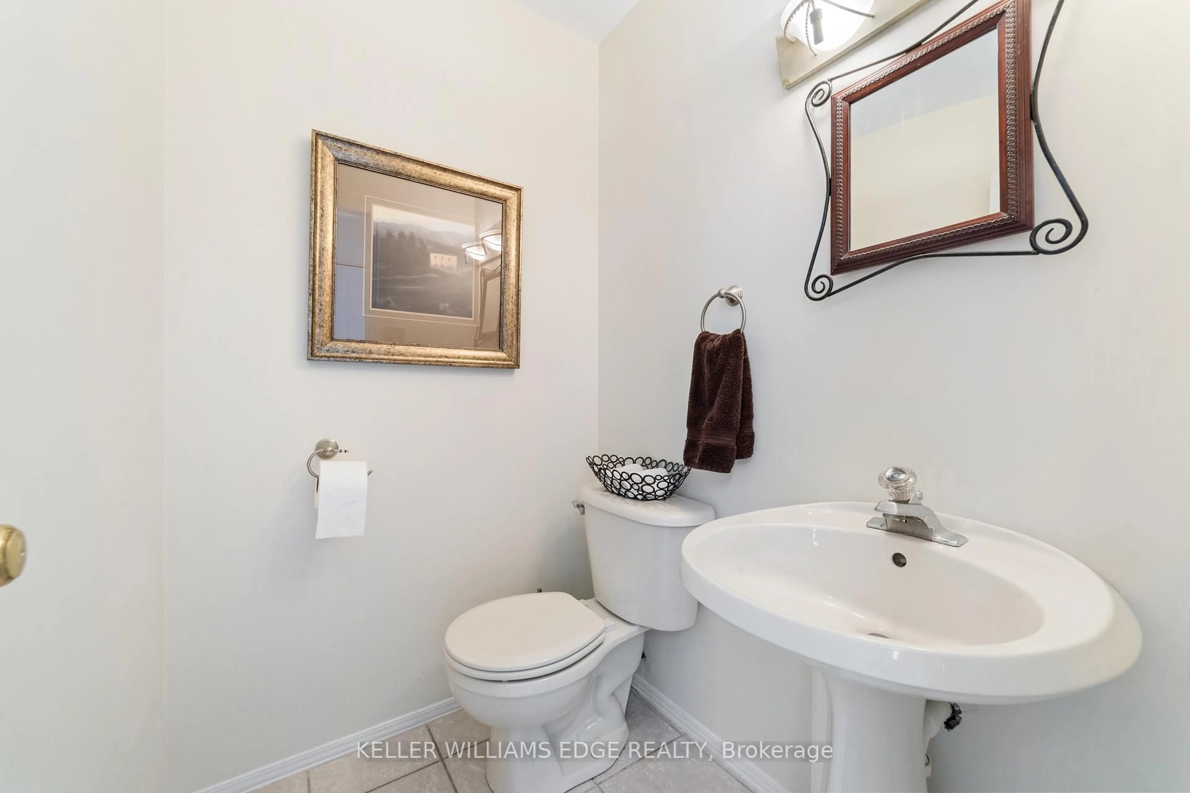 Standard bathroom, unknown for 3156 Longmeadow Rd, Burlington Ontario L7M 2X6