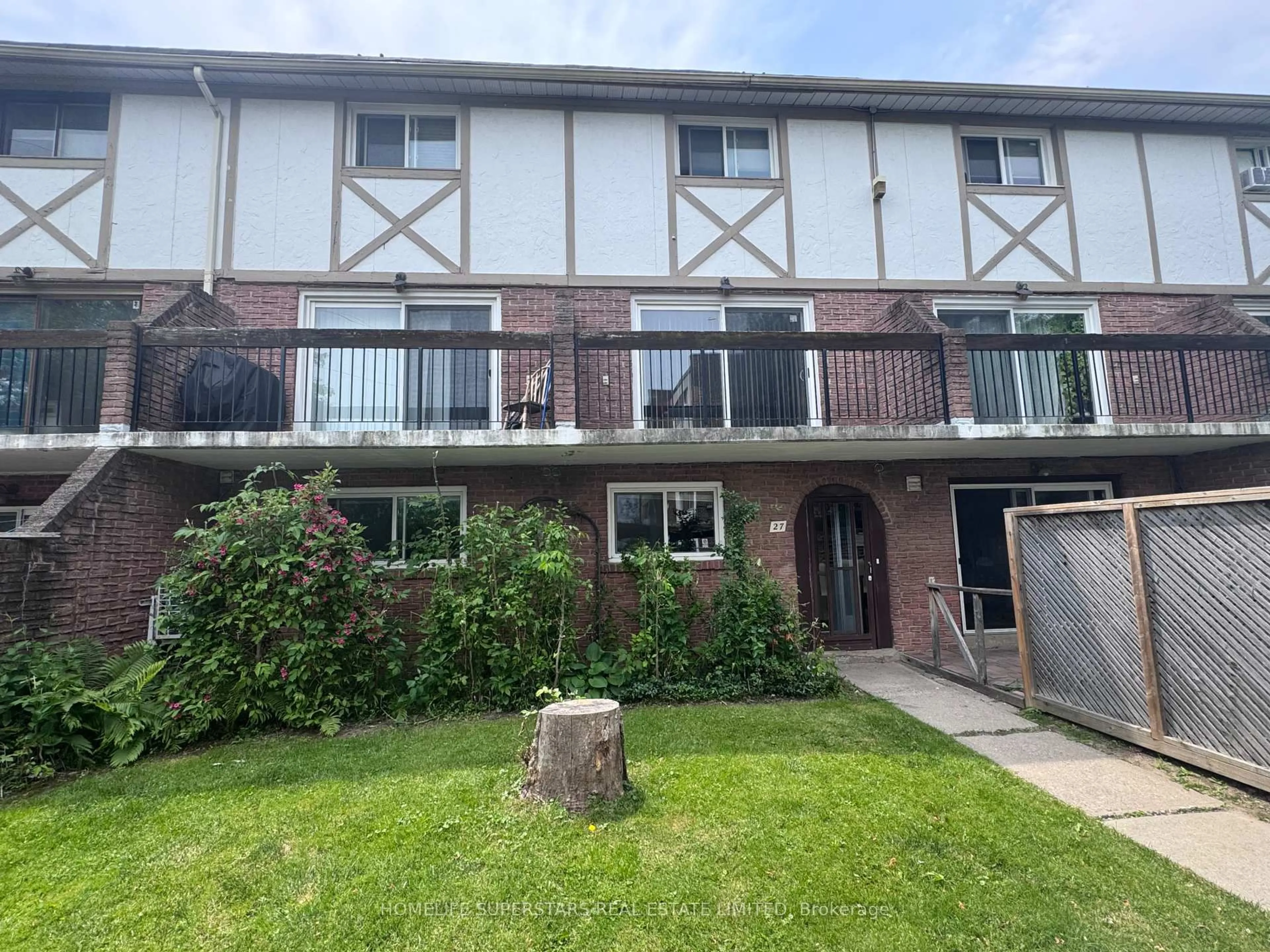 A pic from outside/outdoor area/front of a property/back of a property/a pic from drone, unknown for 83 Irwin Rd #27, Toronto Ontario M9W 5W1