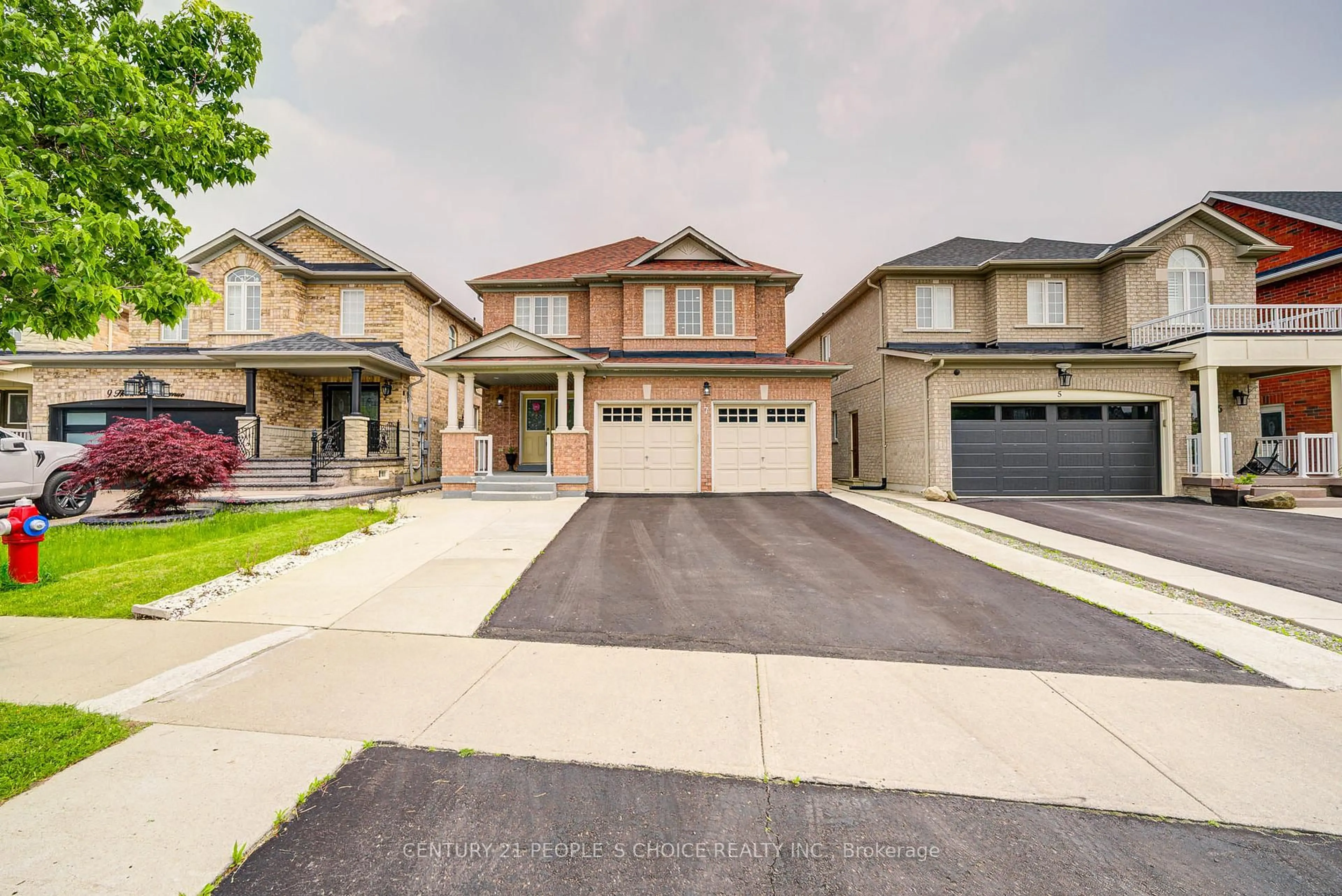 Home with brick exterior material, street for 7 Heathbrook Ave, Brampton Ontario L6P 2N1