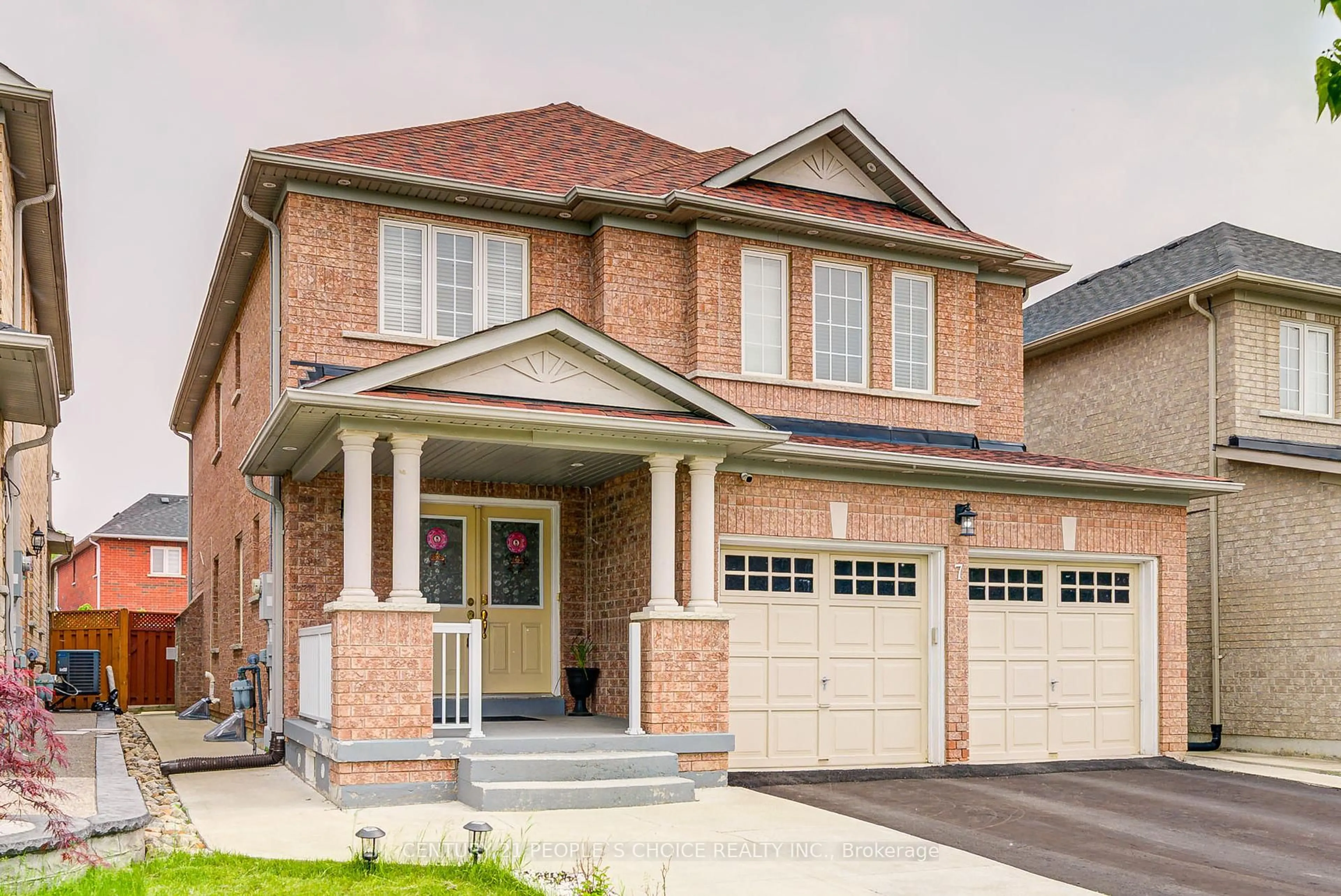 Home with brick exterior material, street for 7 Heathbrook Ave, Brampton Ontario L6P 2N1
