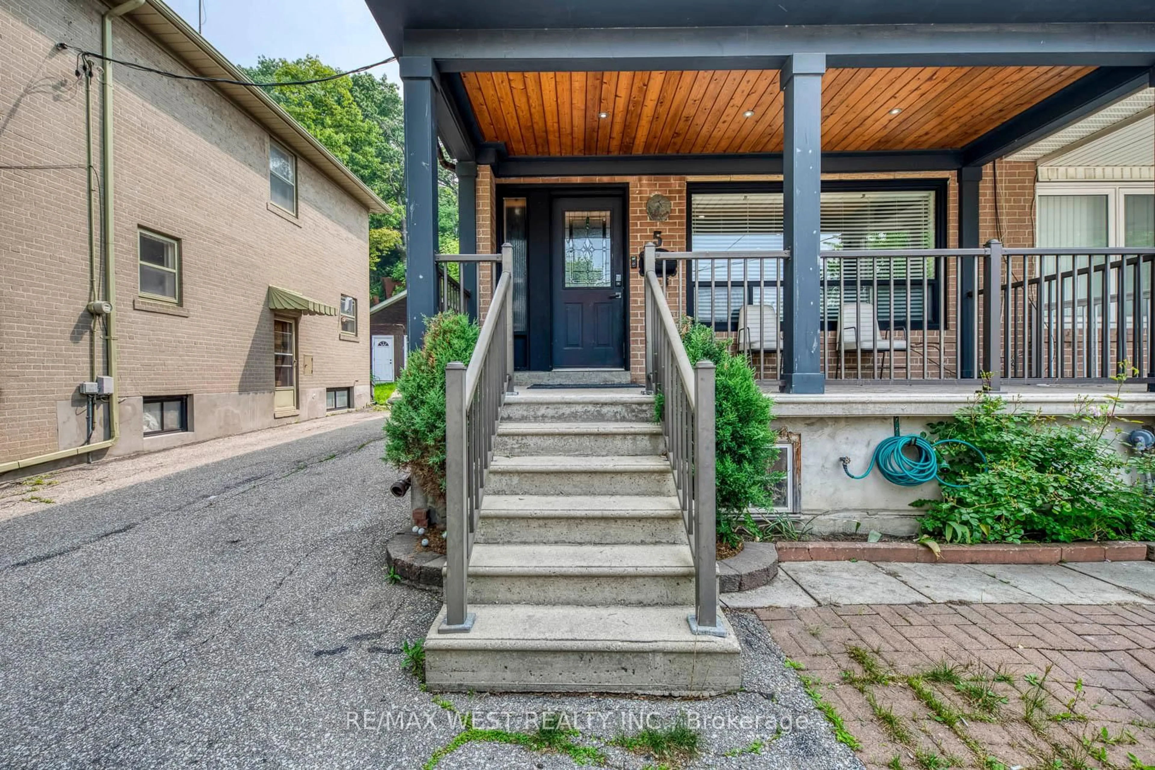 Unknown for 5 Hilldale Rd, Toronto Ontario M6N 3Y1