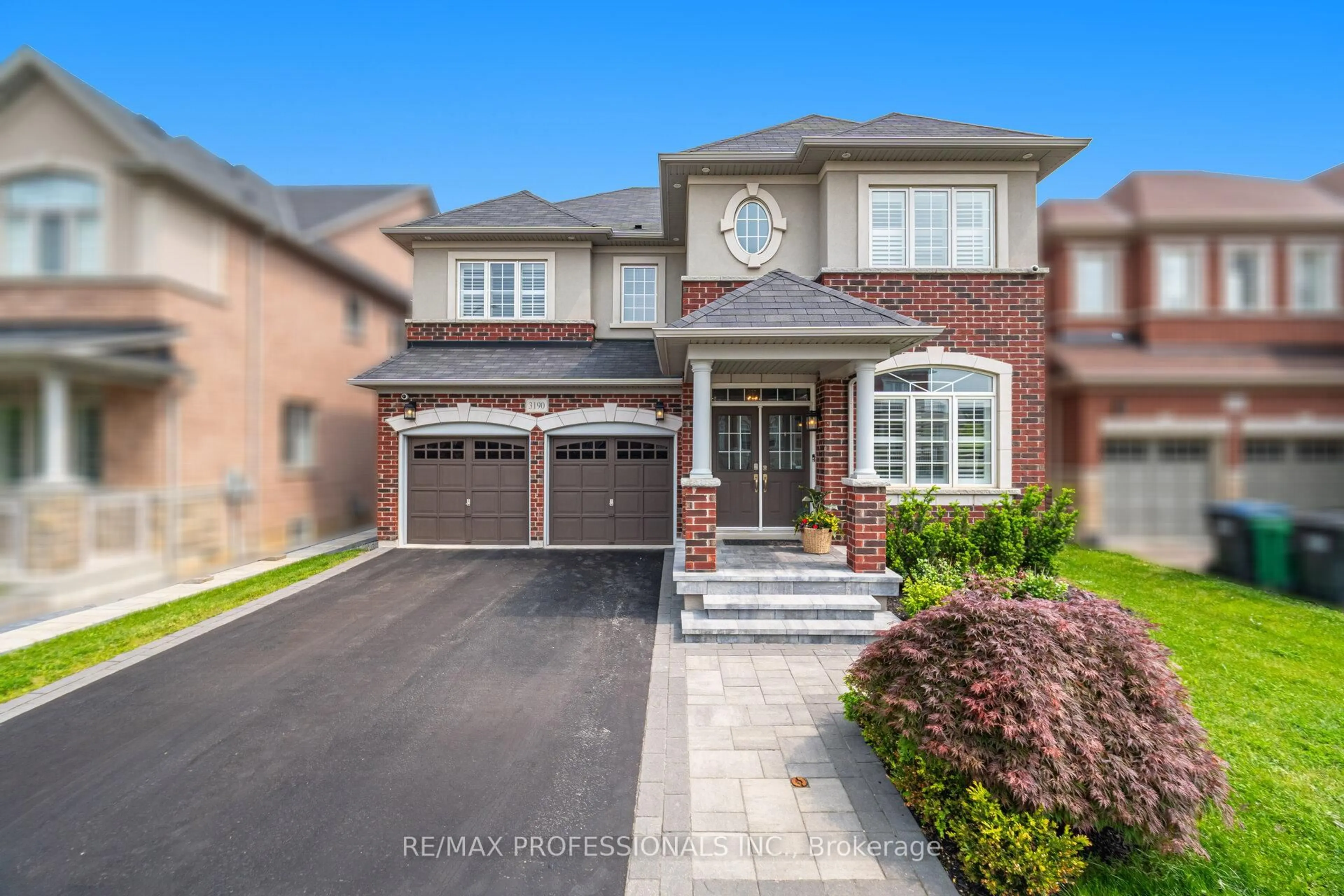 Home with brick exterior material, street for 3190 Southwind Rd, Mississauga Ontario L5M 0V8