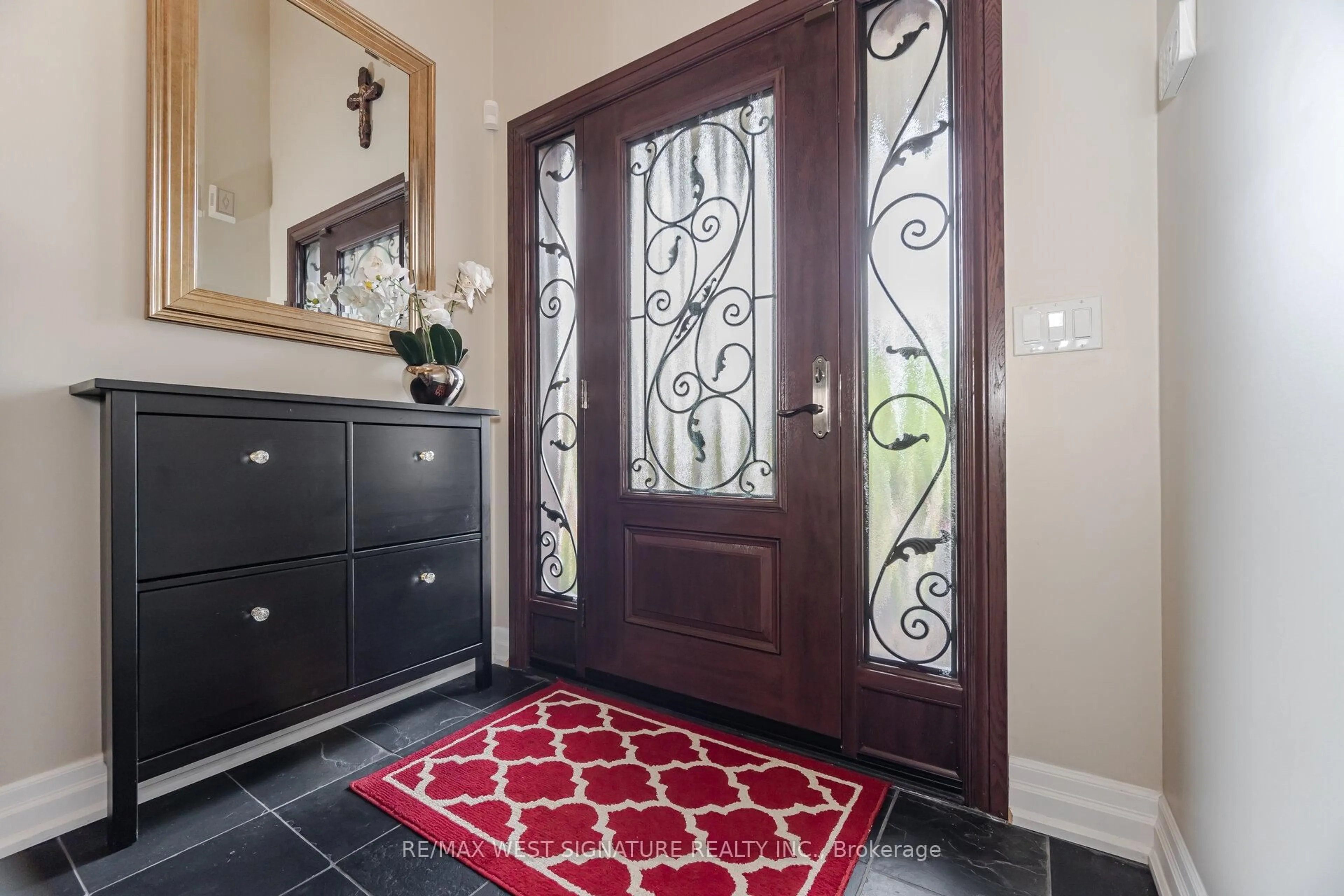 Indoor entryway for 13 Senator Way, Caledon Ontario L7E 2R9