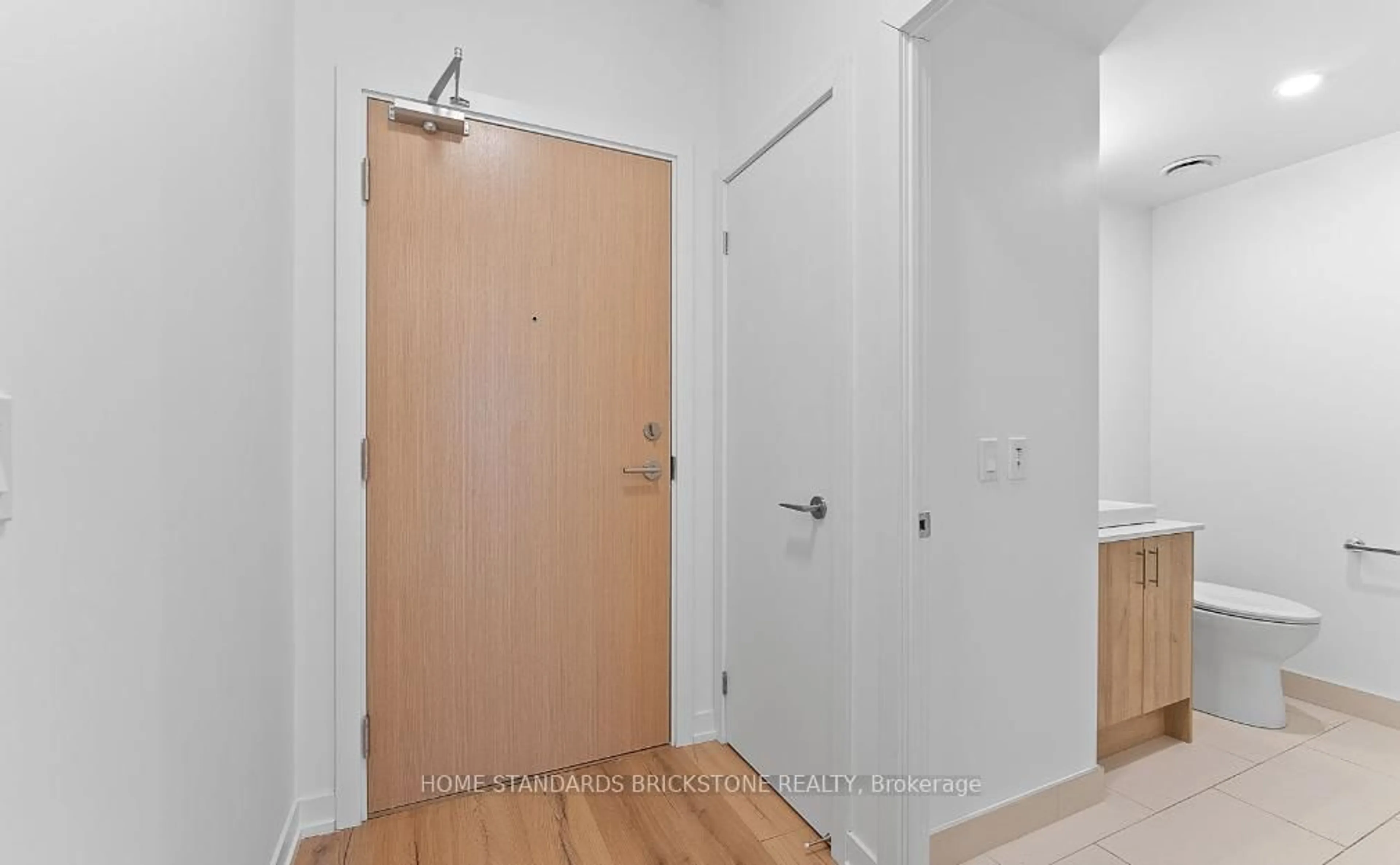 Indoor entryway for 1195 The Queensway #411, Toronto Ontario M8Z 0H1
