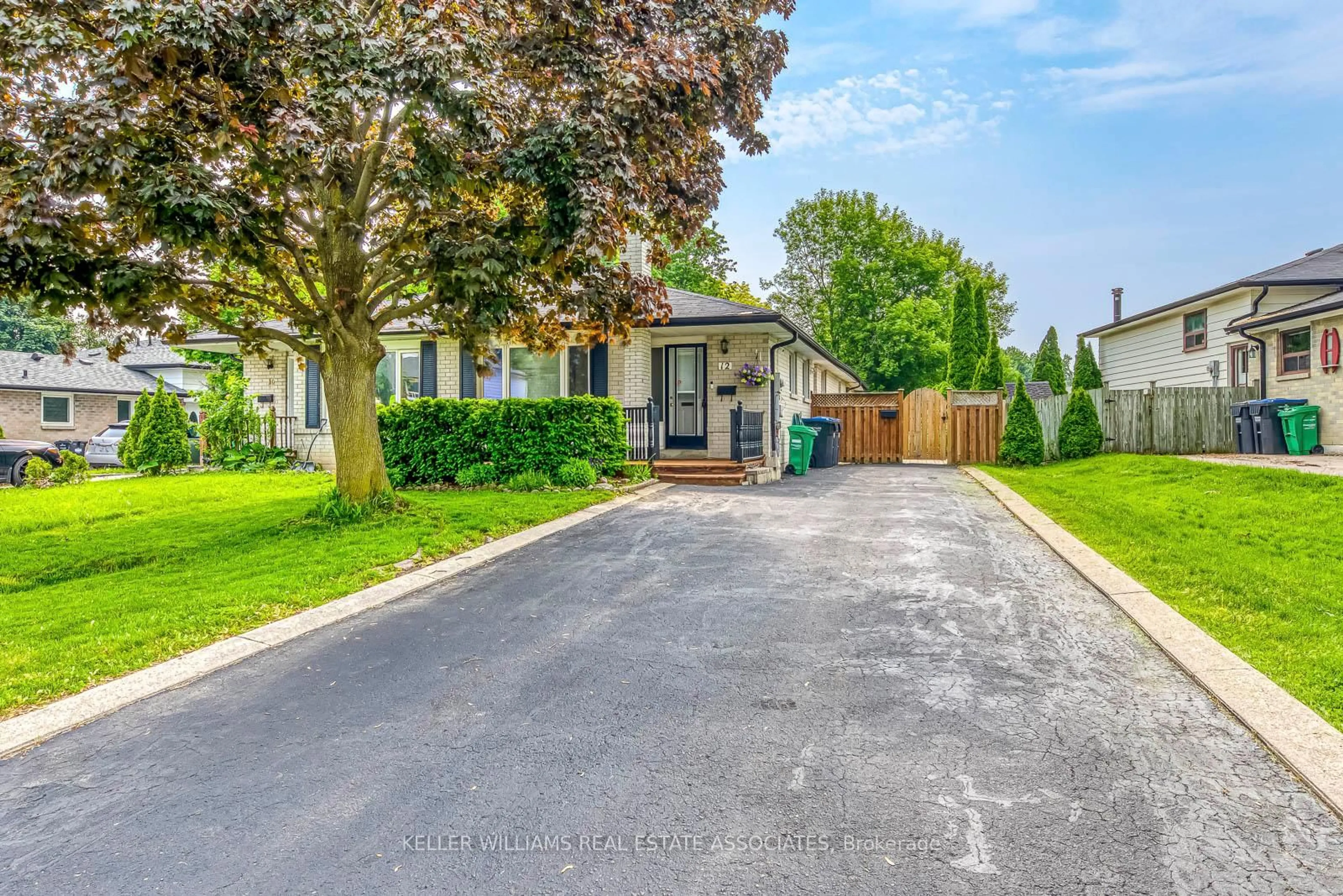 Unknown for 12 Gulliver Cres, Brampton Ontario L6S 1S9