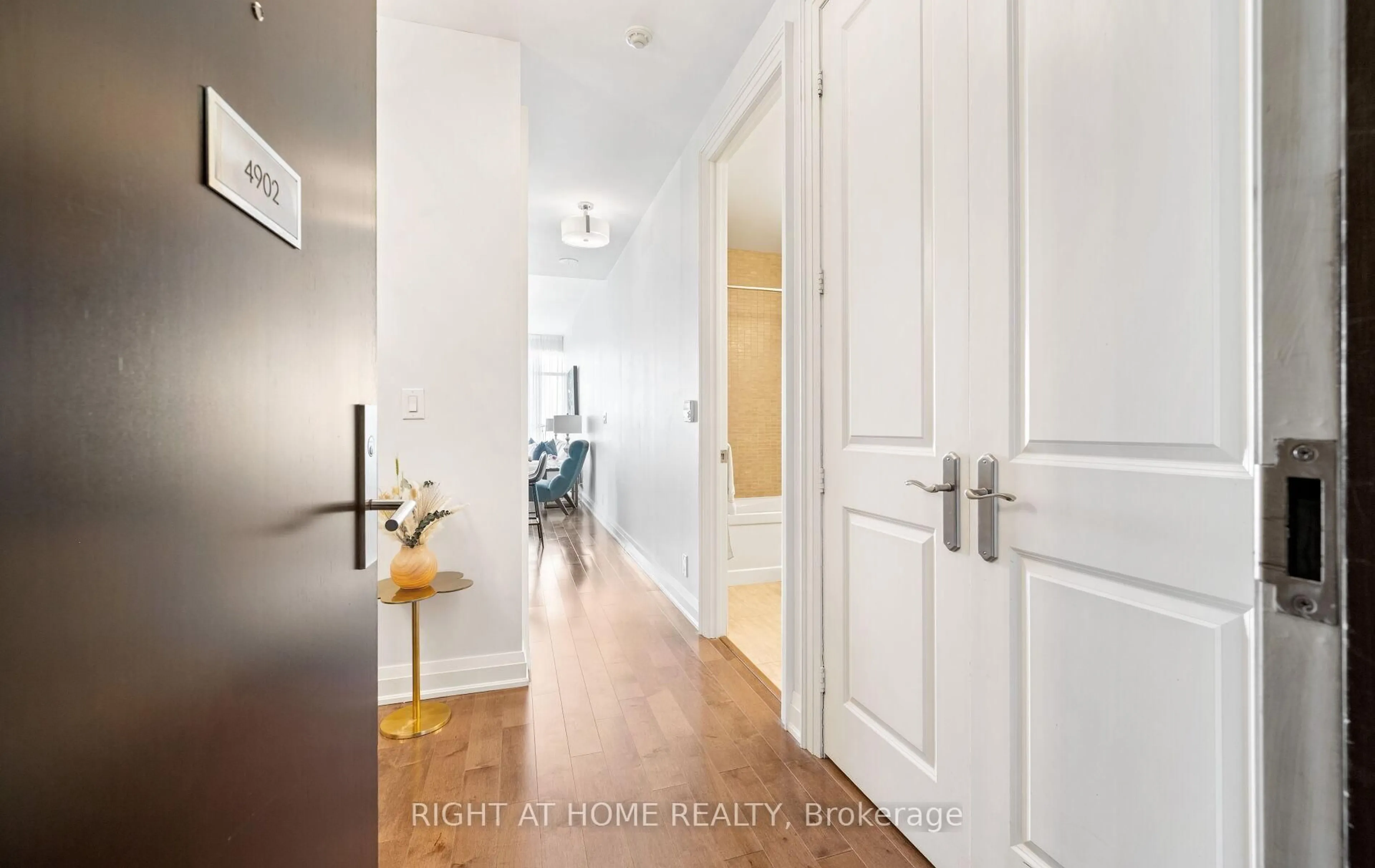 Indoor entryway for 50 Absolute Ave #4902 LPH, Mississauga Ontario L4Z 0A8