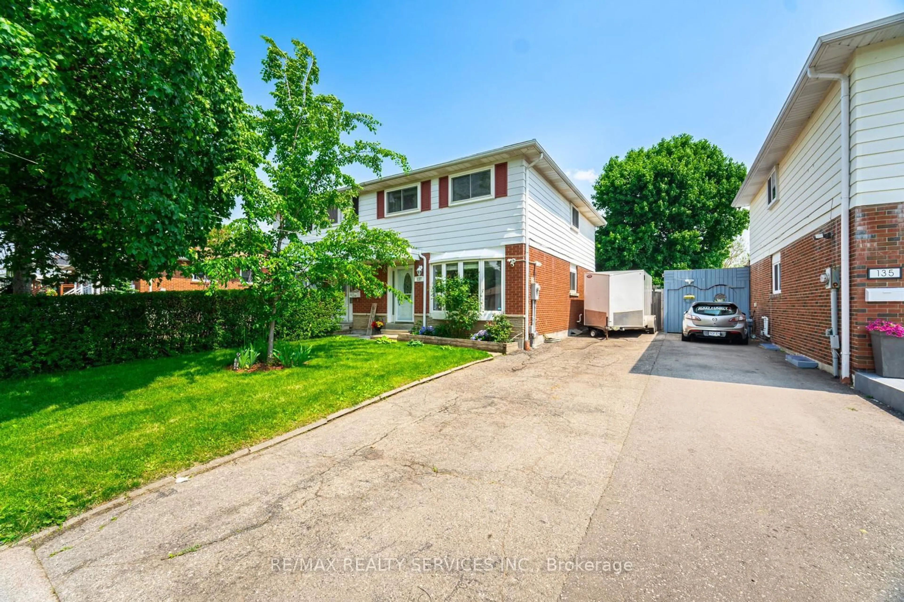 Unknown for 137 Archdekin Dr, Brampton Ontario L6V 1Y8