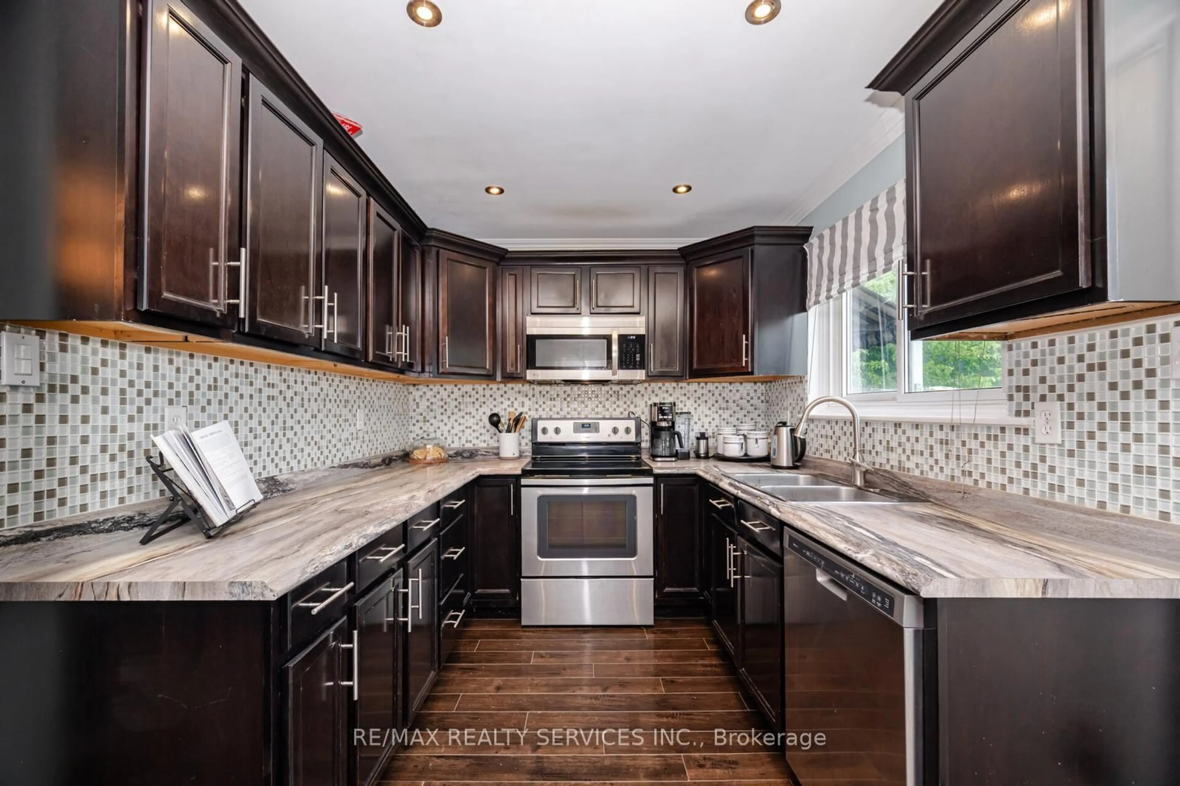 Contemporary kitchen, ceramic/tile floor for 137 Archdekin Dr, Brampton Ontario L6V 1Y8